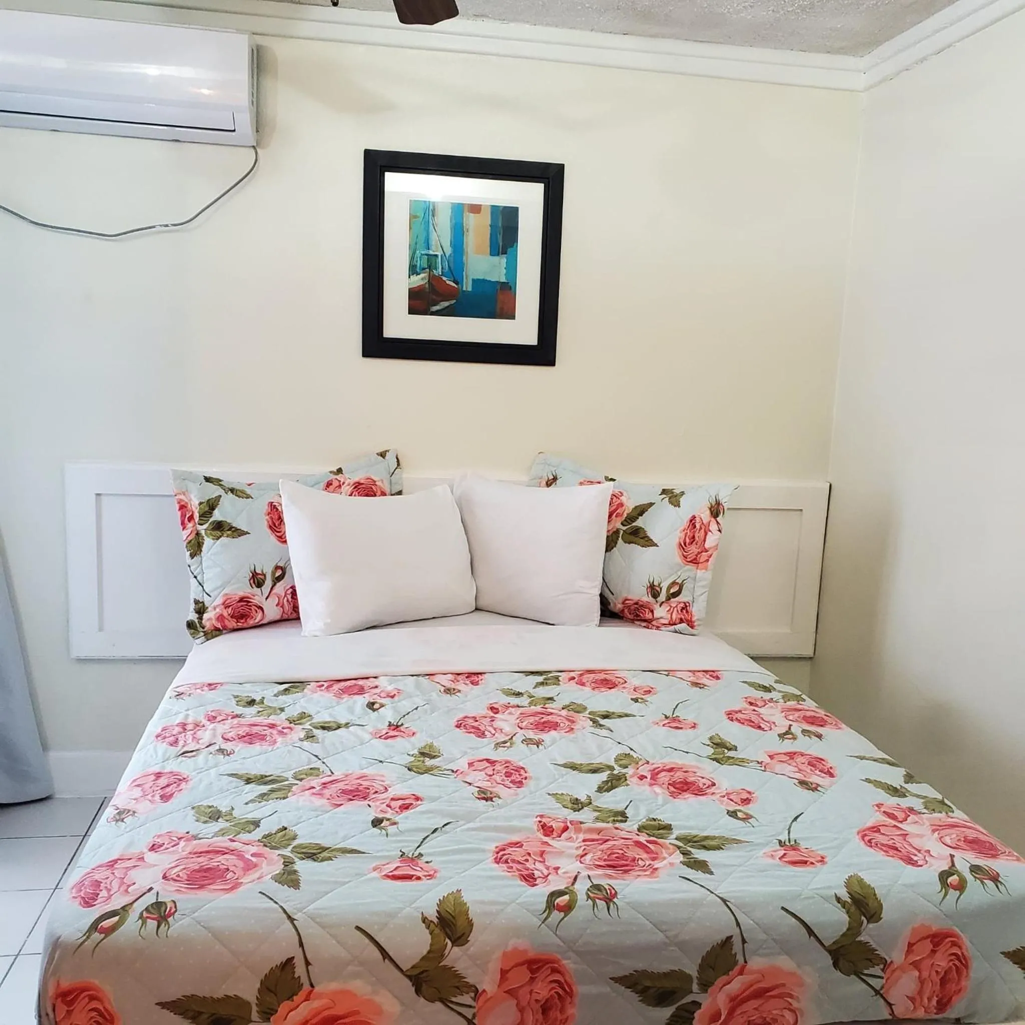 Queen Room in The Island Garden Hotel