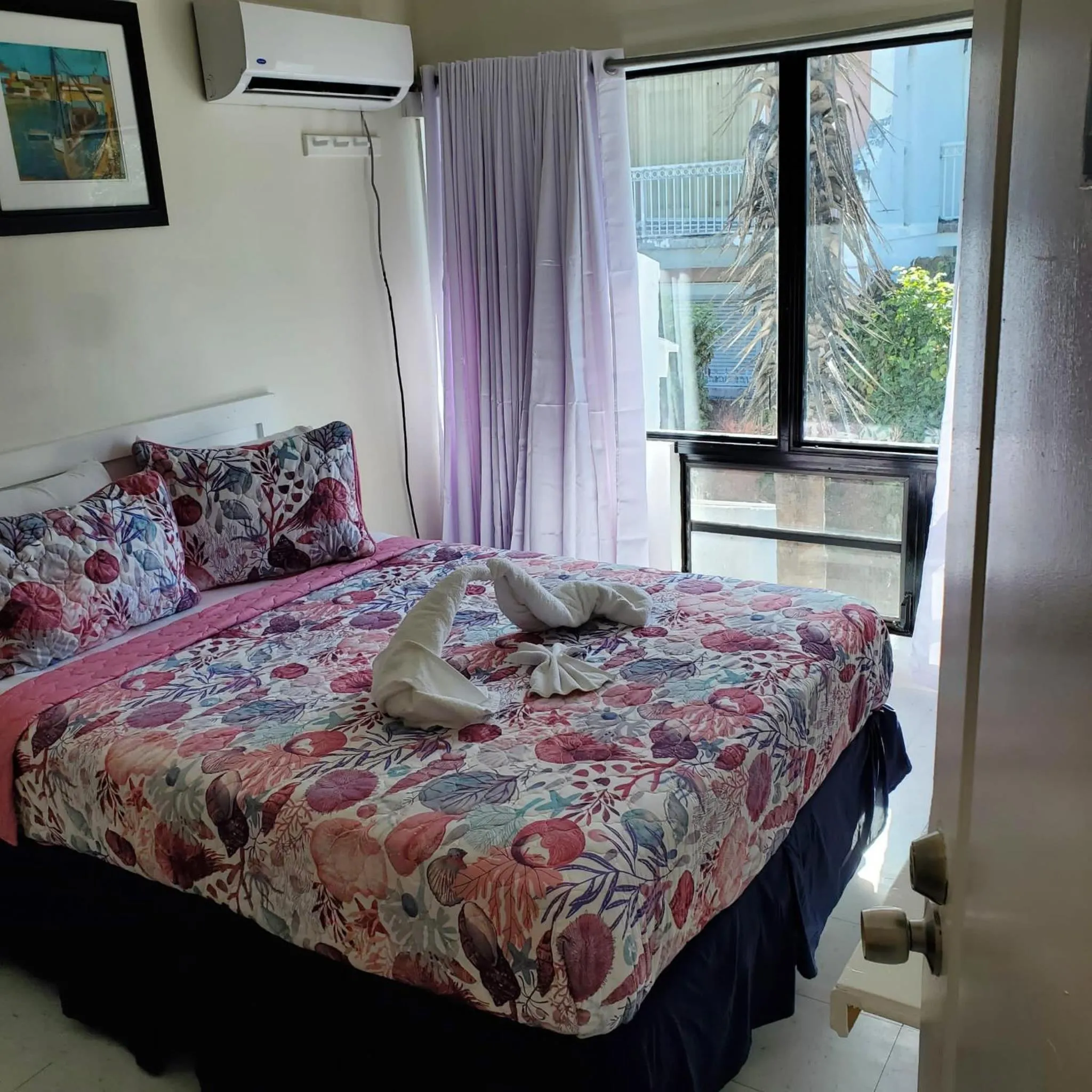 Queen Room with Garden View in The Island Garden Hotel