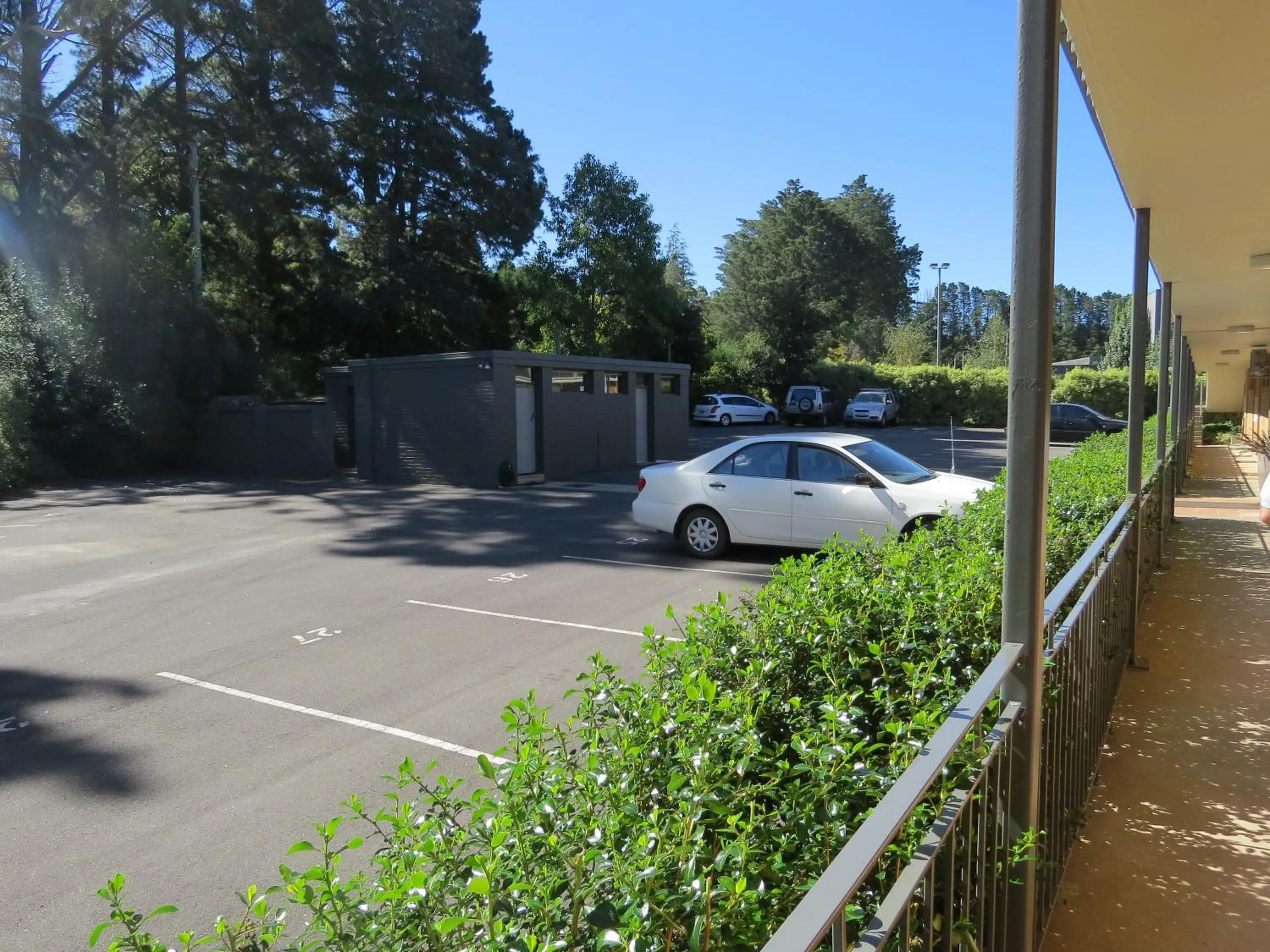 Day in Golfview Lodge