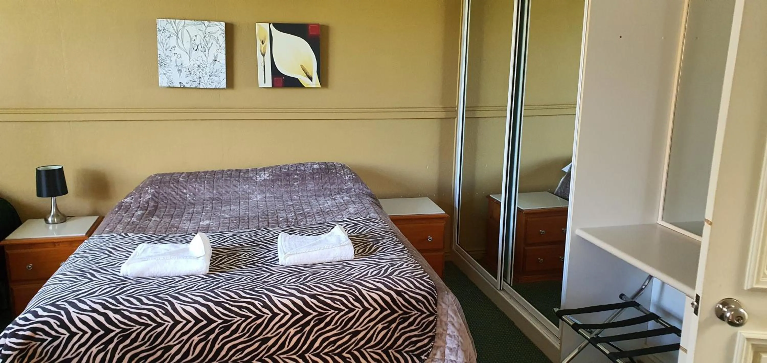 Bed in Golfview Lodge