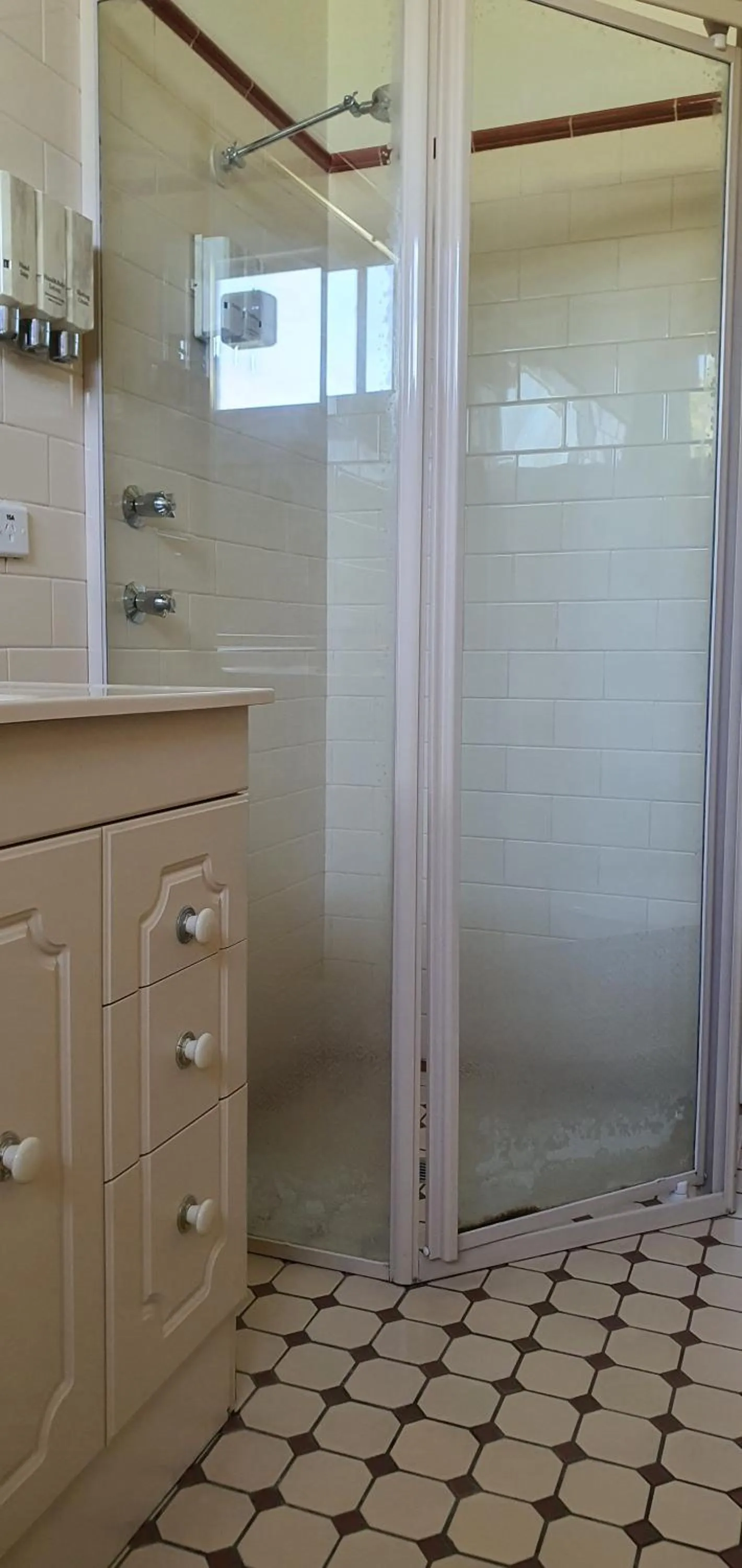 Shower in Golfview Lodge