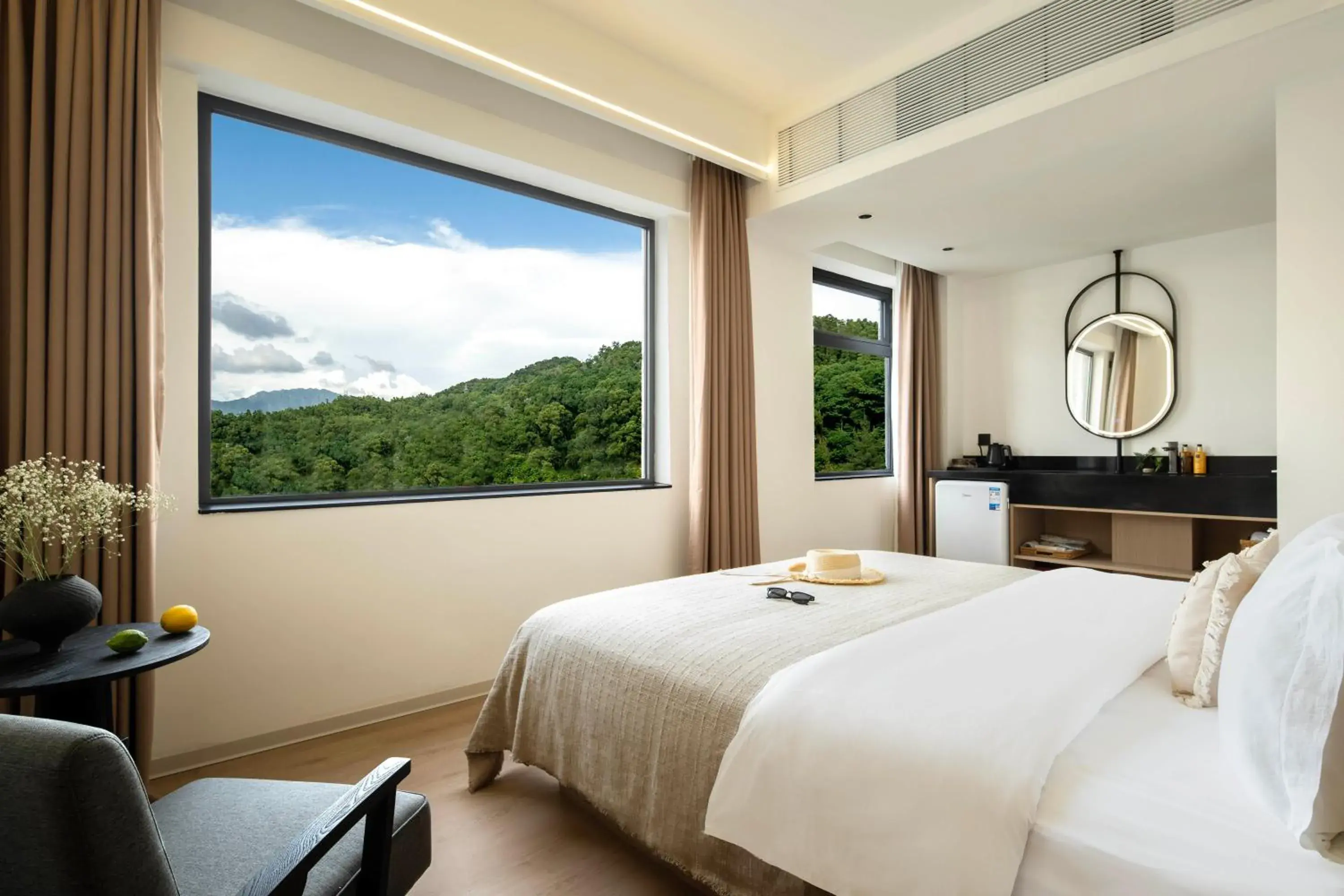 Double Room with Mountain View - single occupancy in Shenzhen White House Seaview Resort Hotel Double Room with Mountain View - single occupancy in Shenzhen White House Seaview Resort Hotel