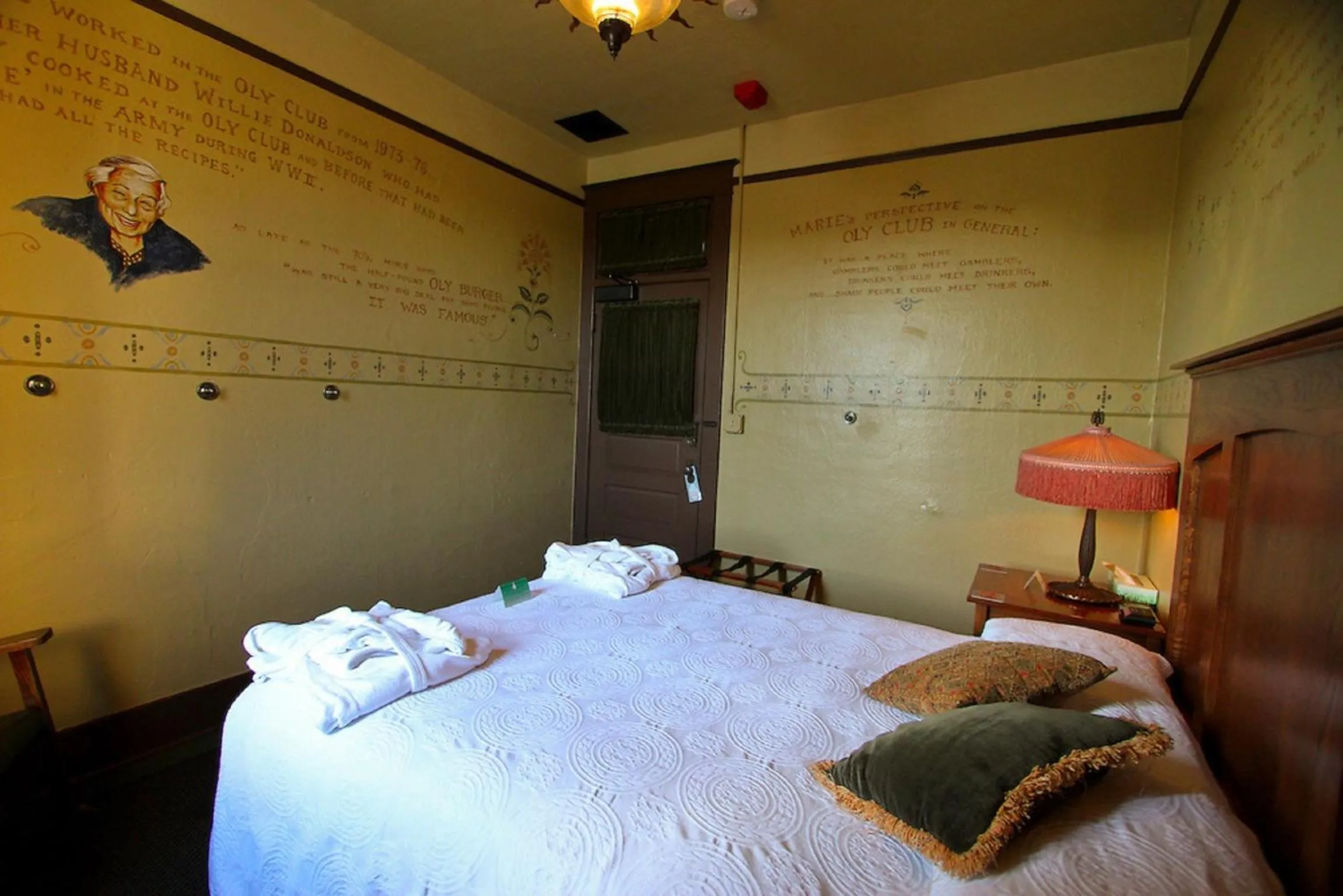 Bed in McMenamins Olympic Club