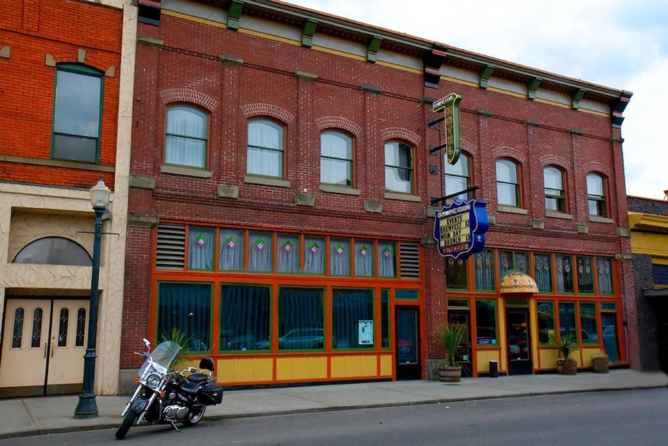 Facade/entrance in McMenamins Olympic Club