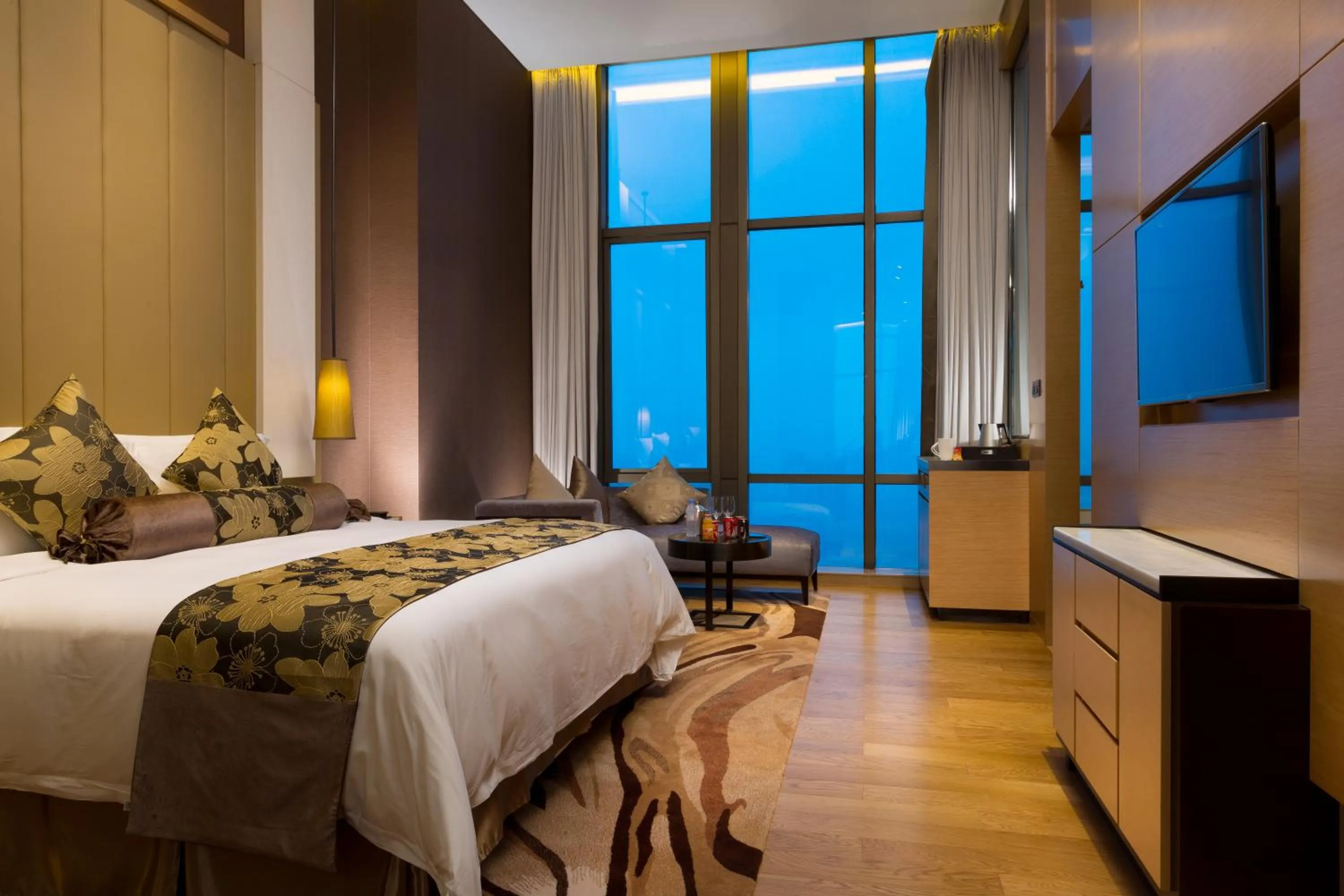 Bedroom, Bed in Shenzhen Futian Wyndham Grand