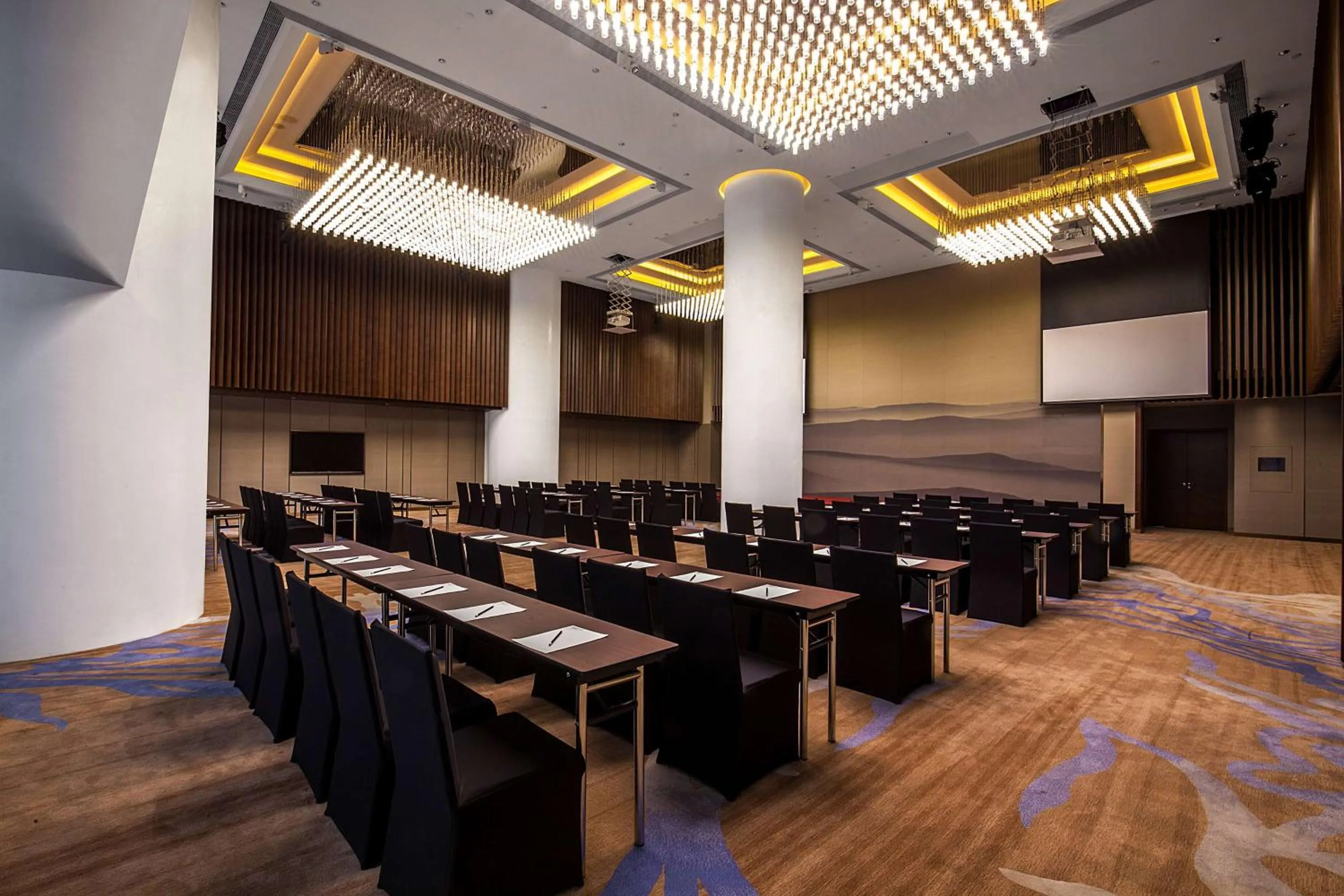 Meeting/conference room in Shenzhen Futian Wyndham Grand