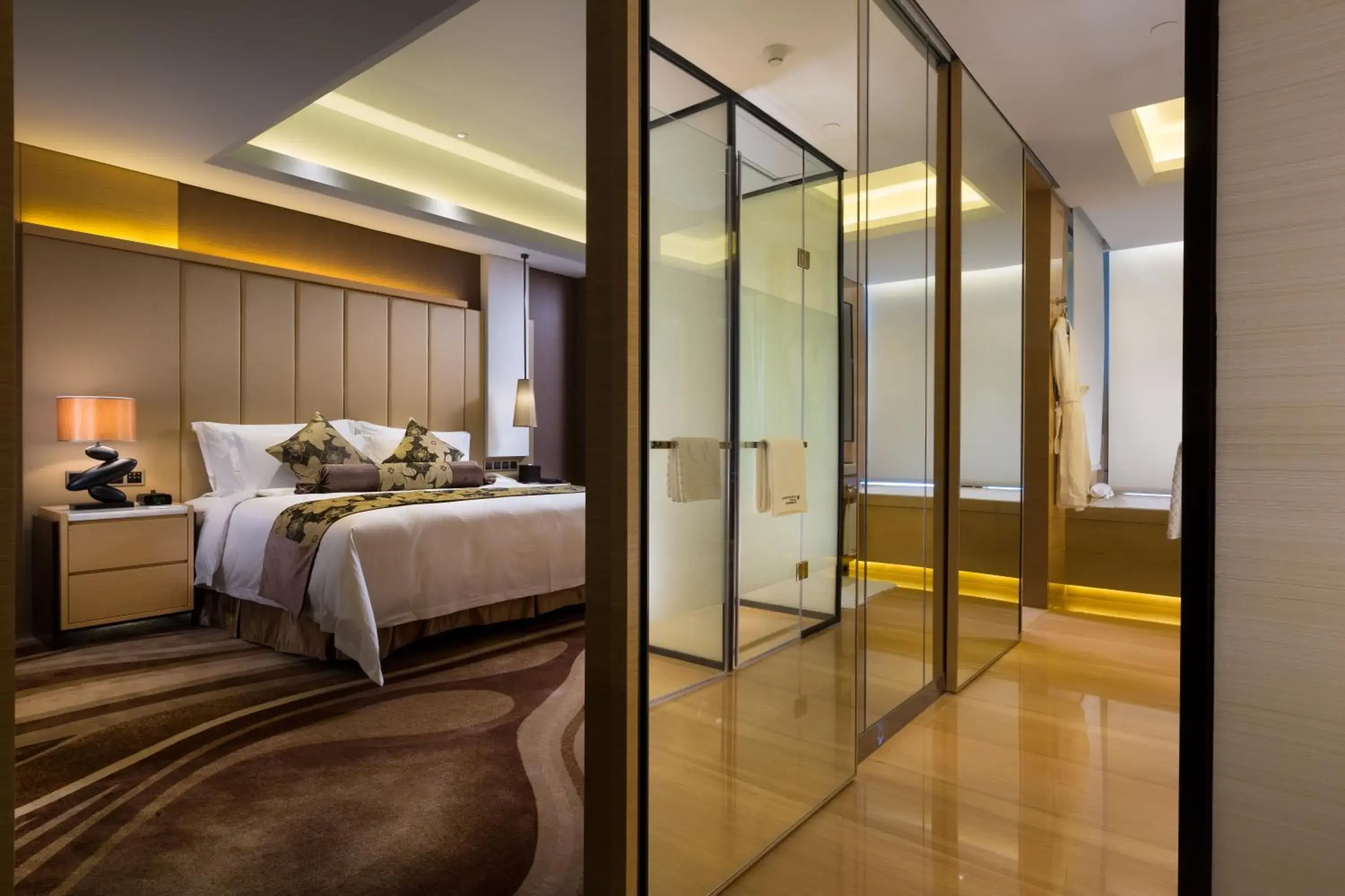 Executive Double Room with Club Benefit in Shenzhen Futian Wyndham Grand Executive Double Room with Club Benefit in Shenzhen Futian Wyndham Grand