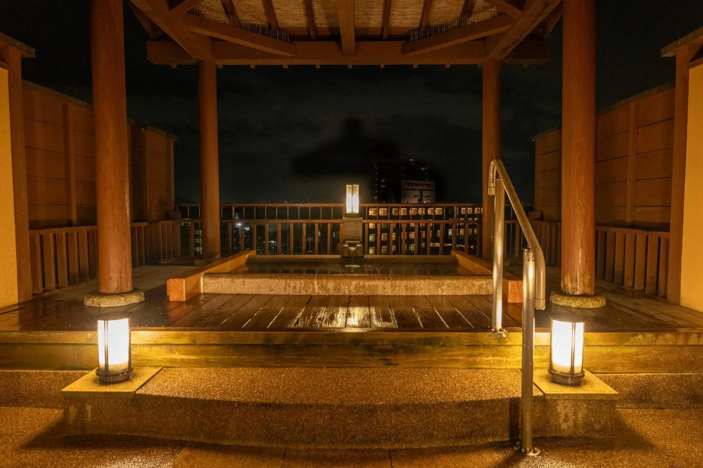 Open Air Bath in Dantokan Kikunoya