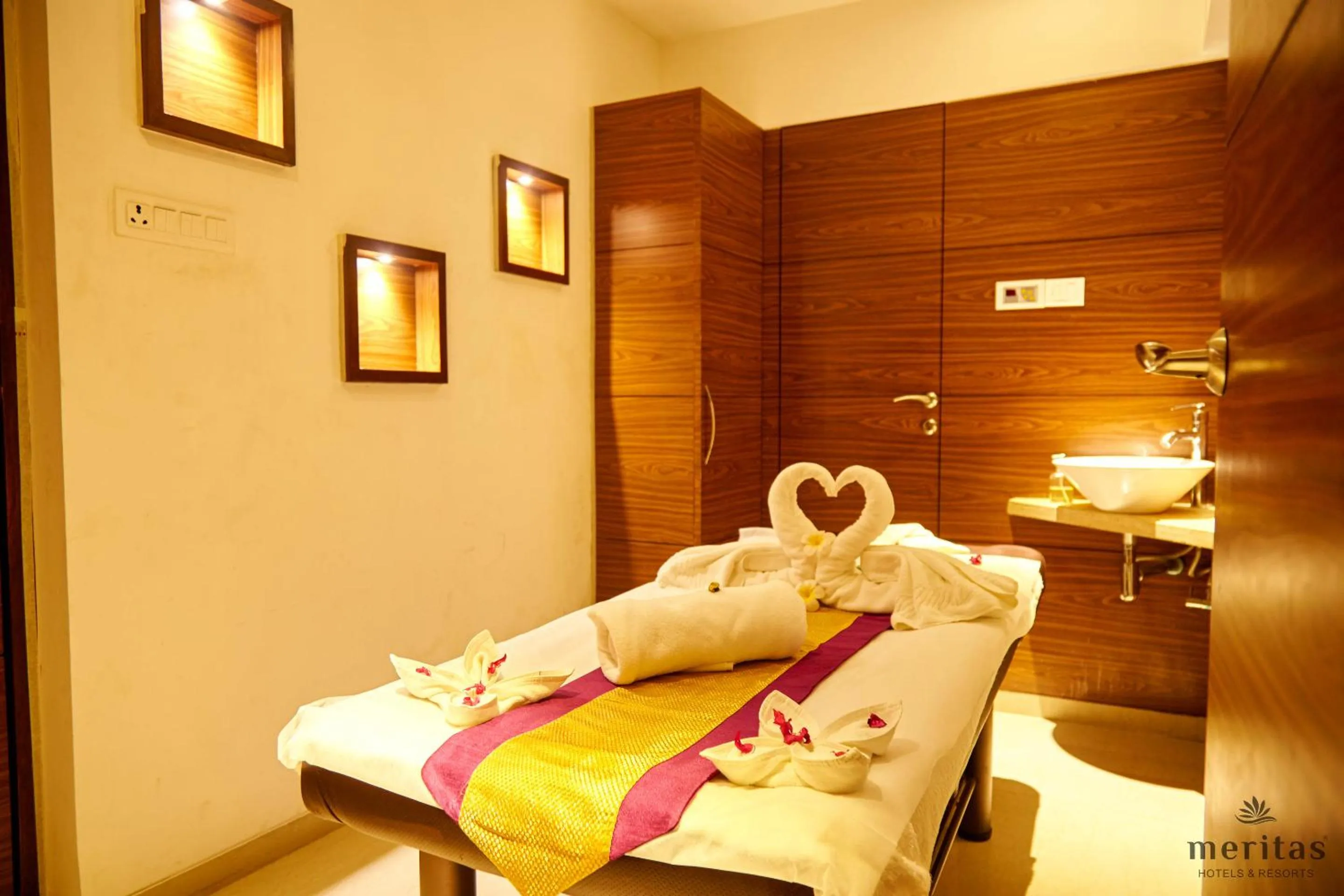 Spa and wellness centre/facilities, Bed in Meritas Picaddle Resort Lonavala