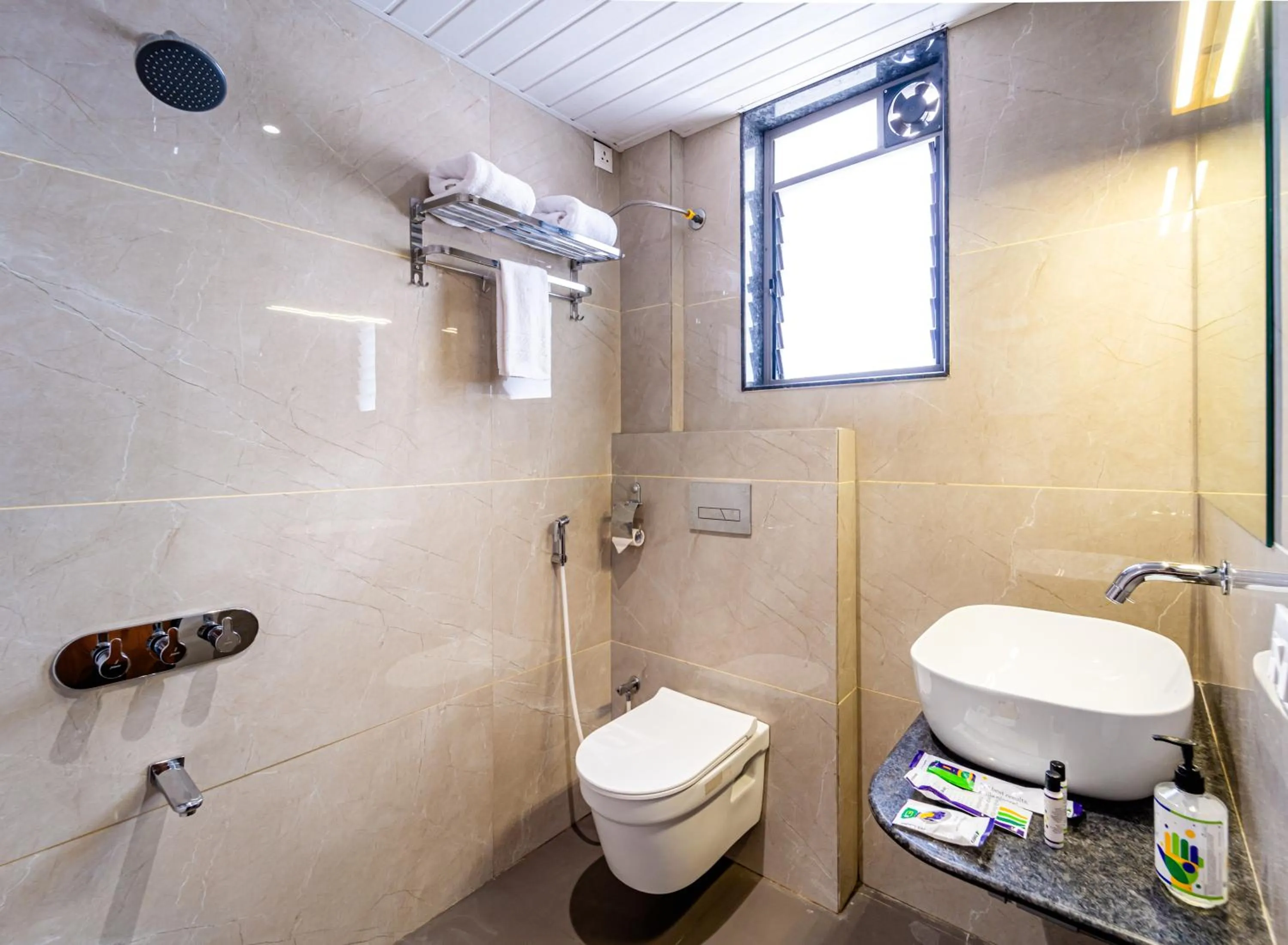 Bathroom in Treebo Kaveri