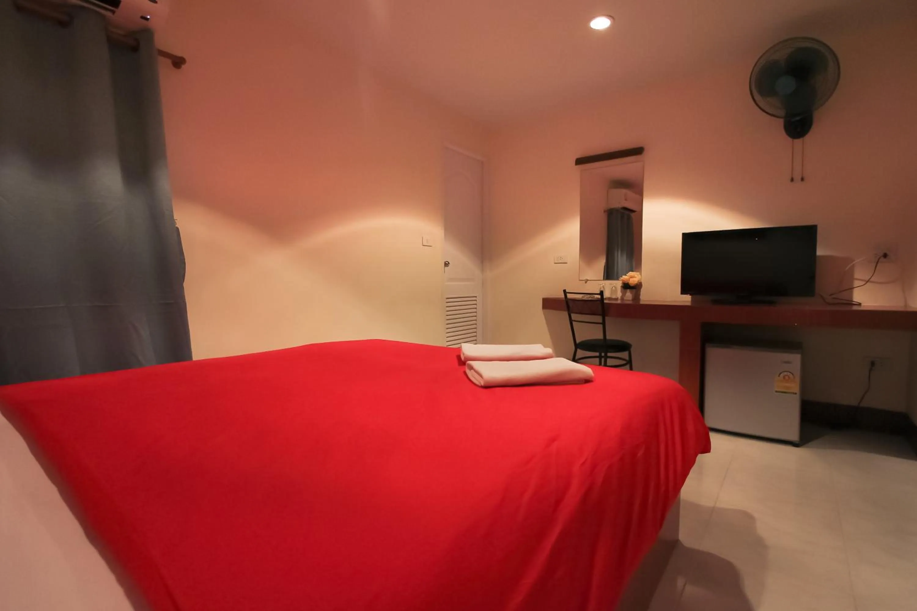 TV and multimedia, Bed in Walking Street Guest House