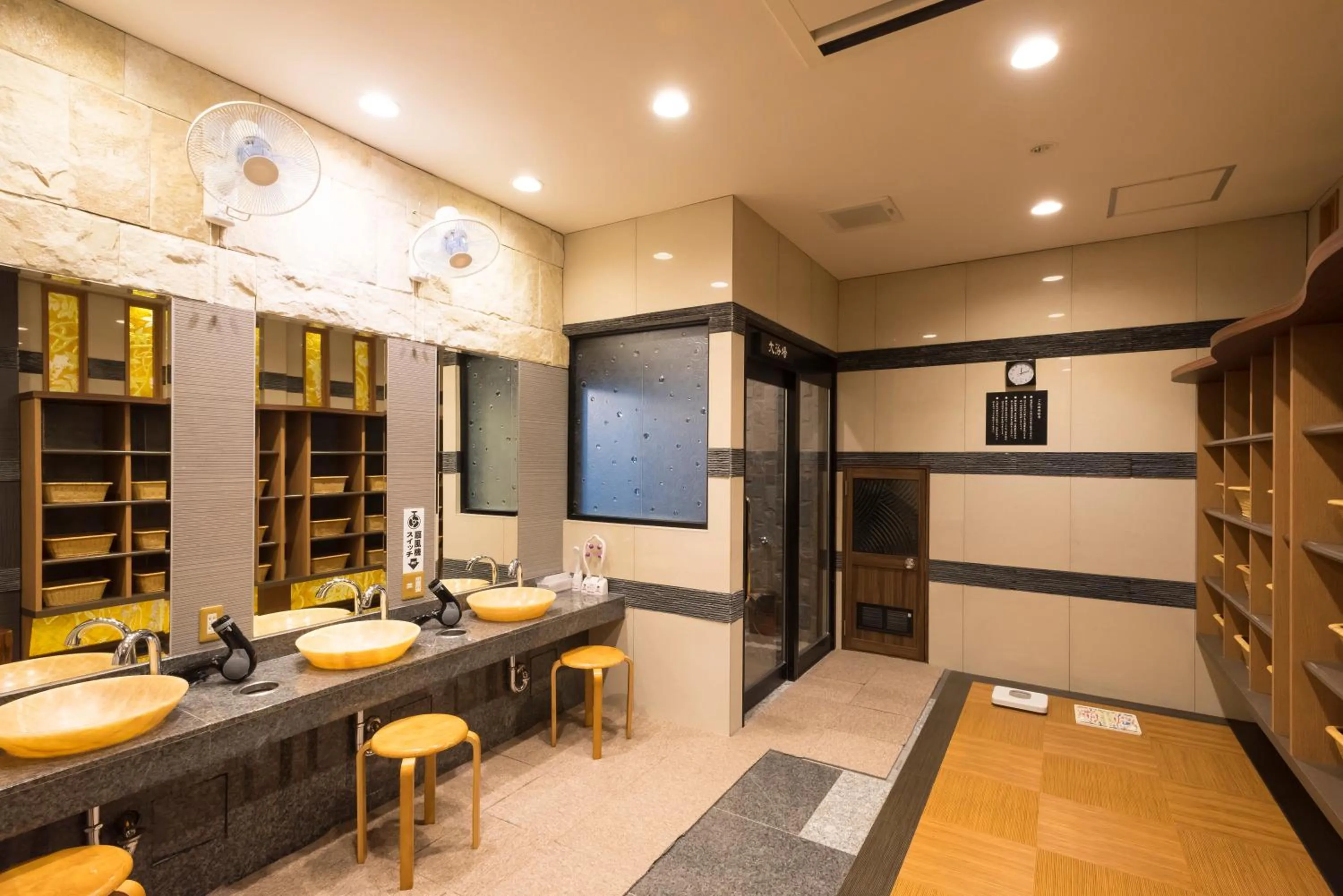 Spa and wellness centre/facilities in Awara Grand Hotel