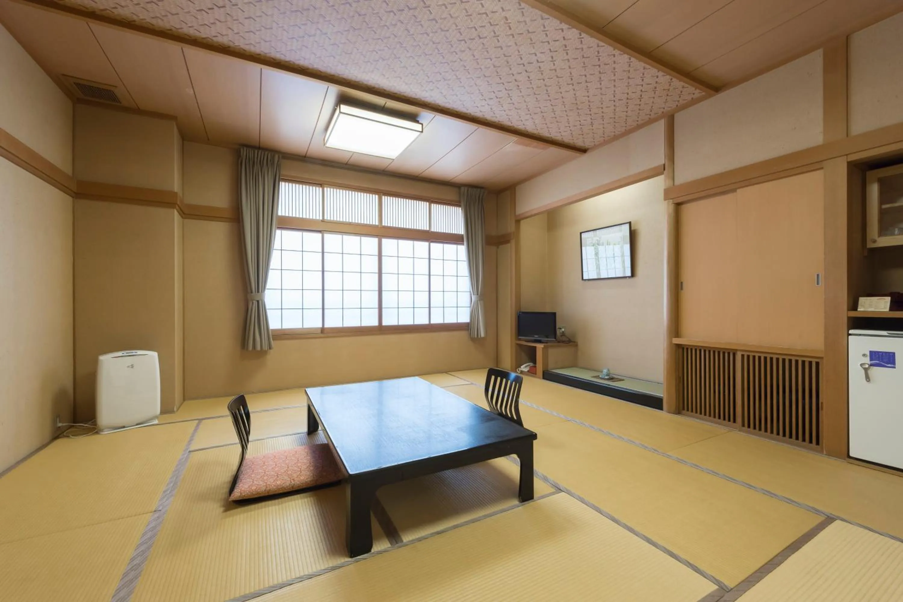 Photo of the whole room in Awara Grand Hotel