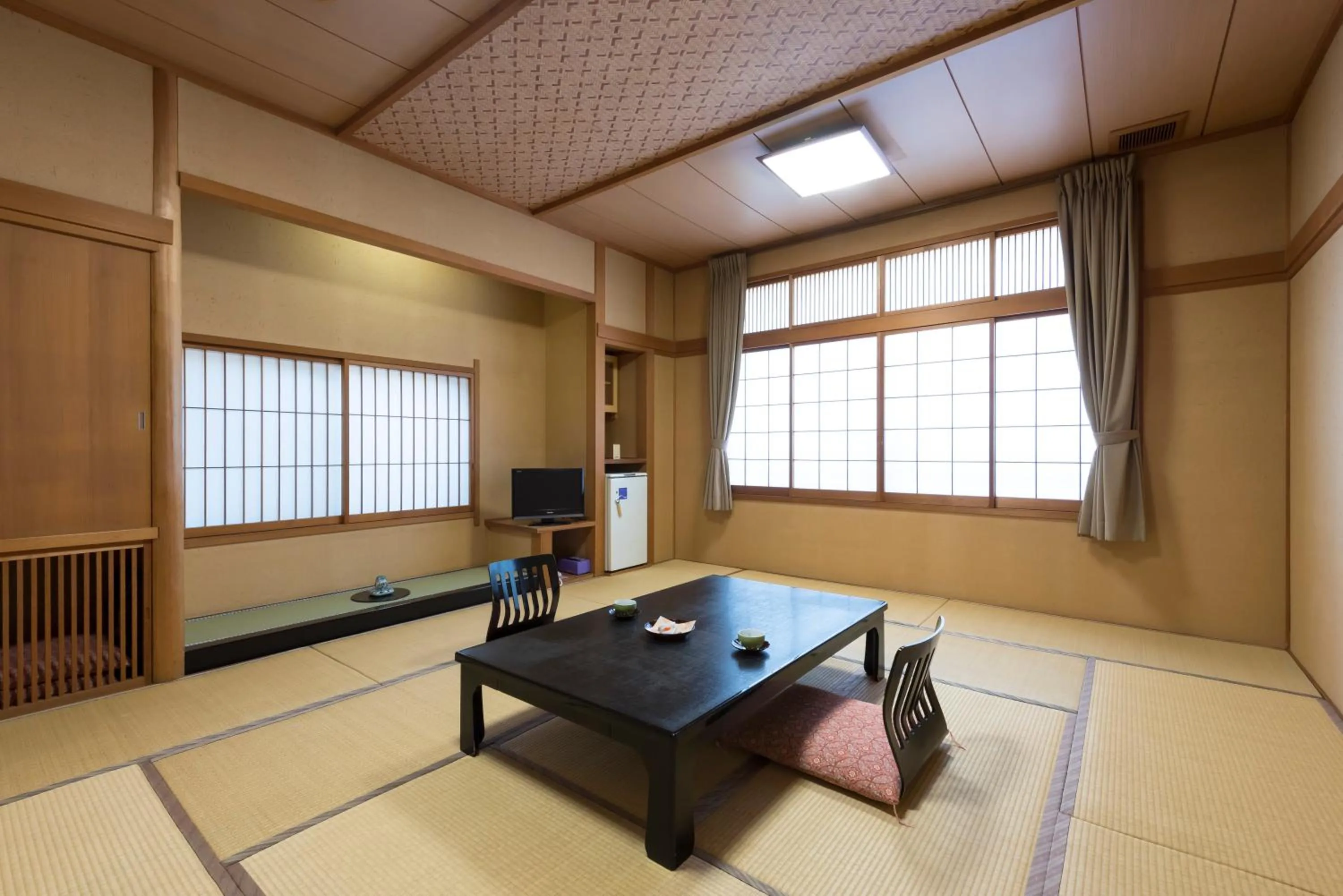 Photo of the whole room in Awara Grand Hotel