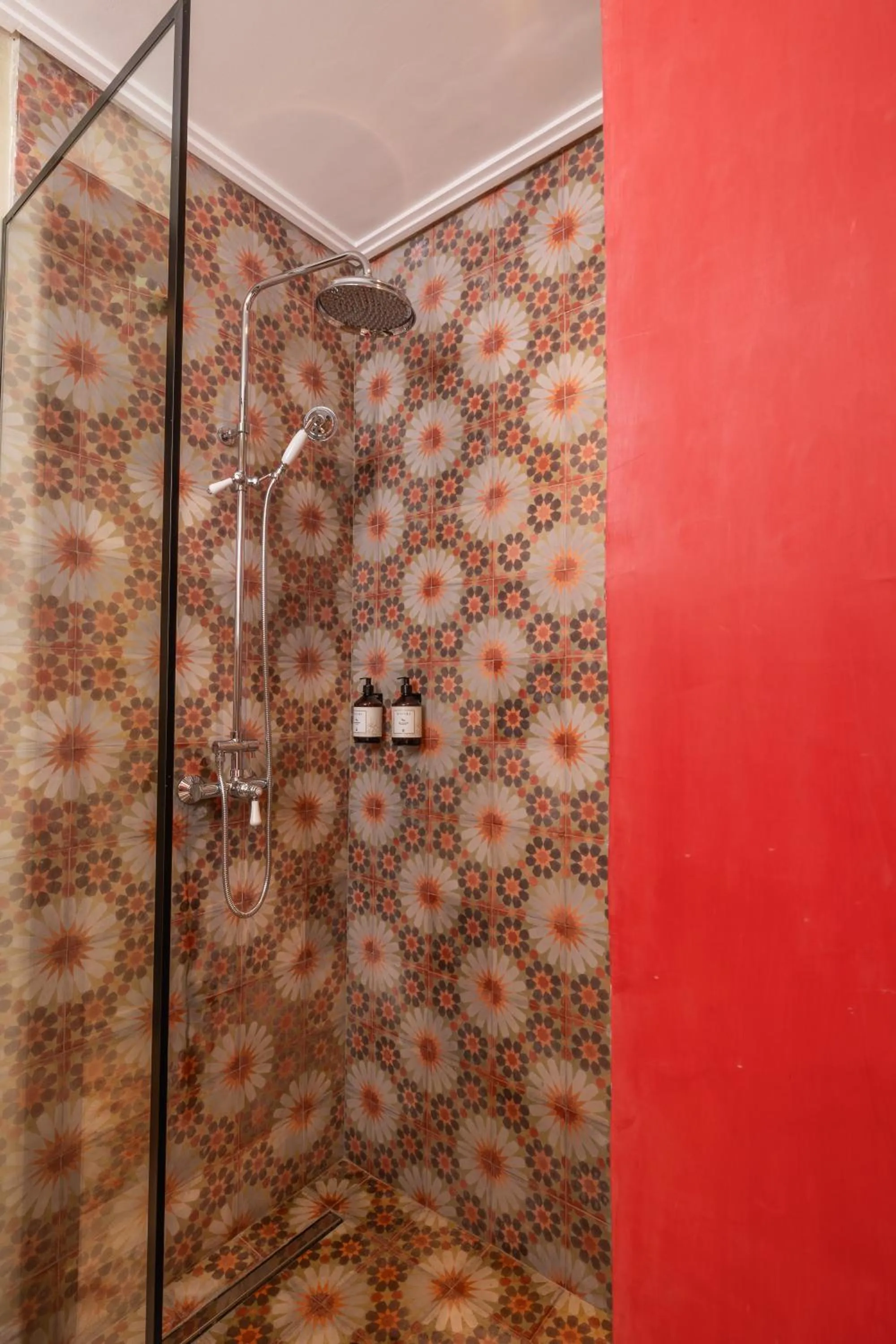 Shower in Yin Hotel & Spa