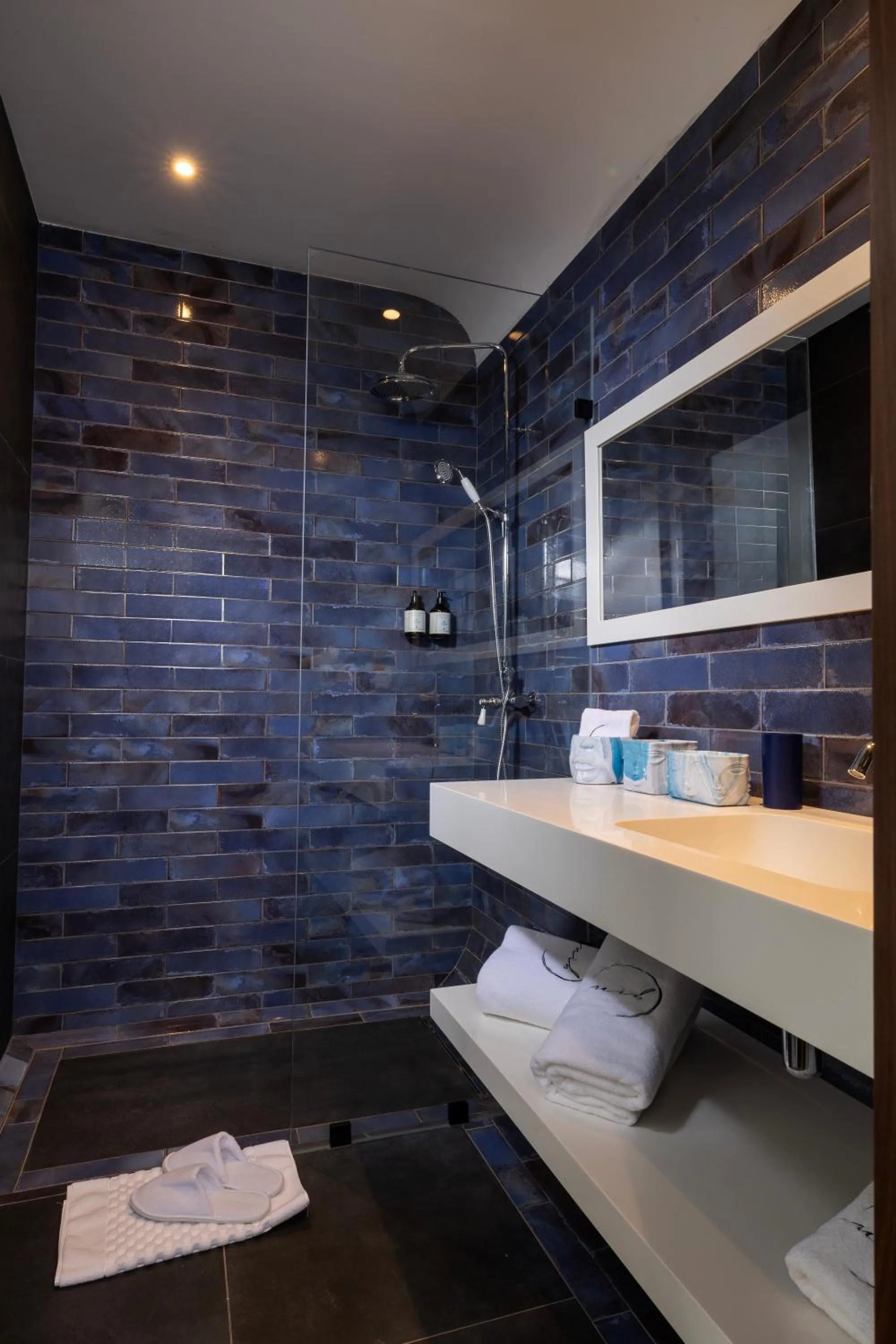 Shower in Yin Hotel & Spa