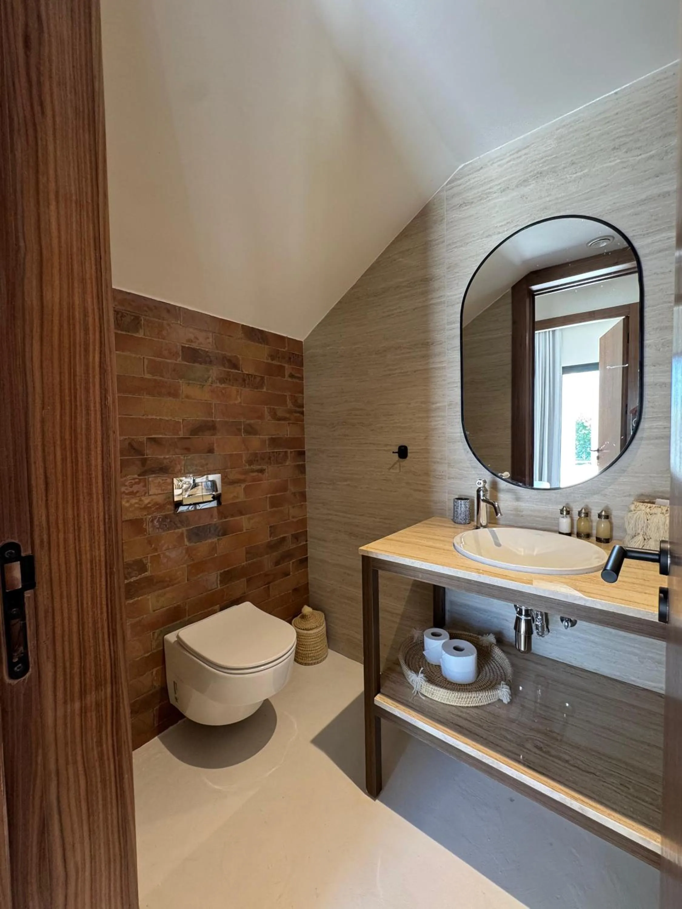 Toilet in Yin Hotel & Spa