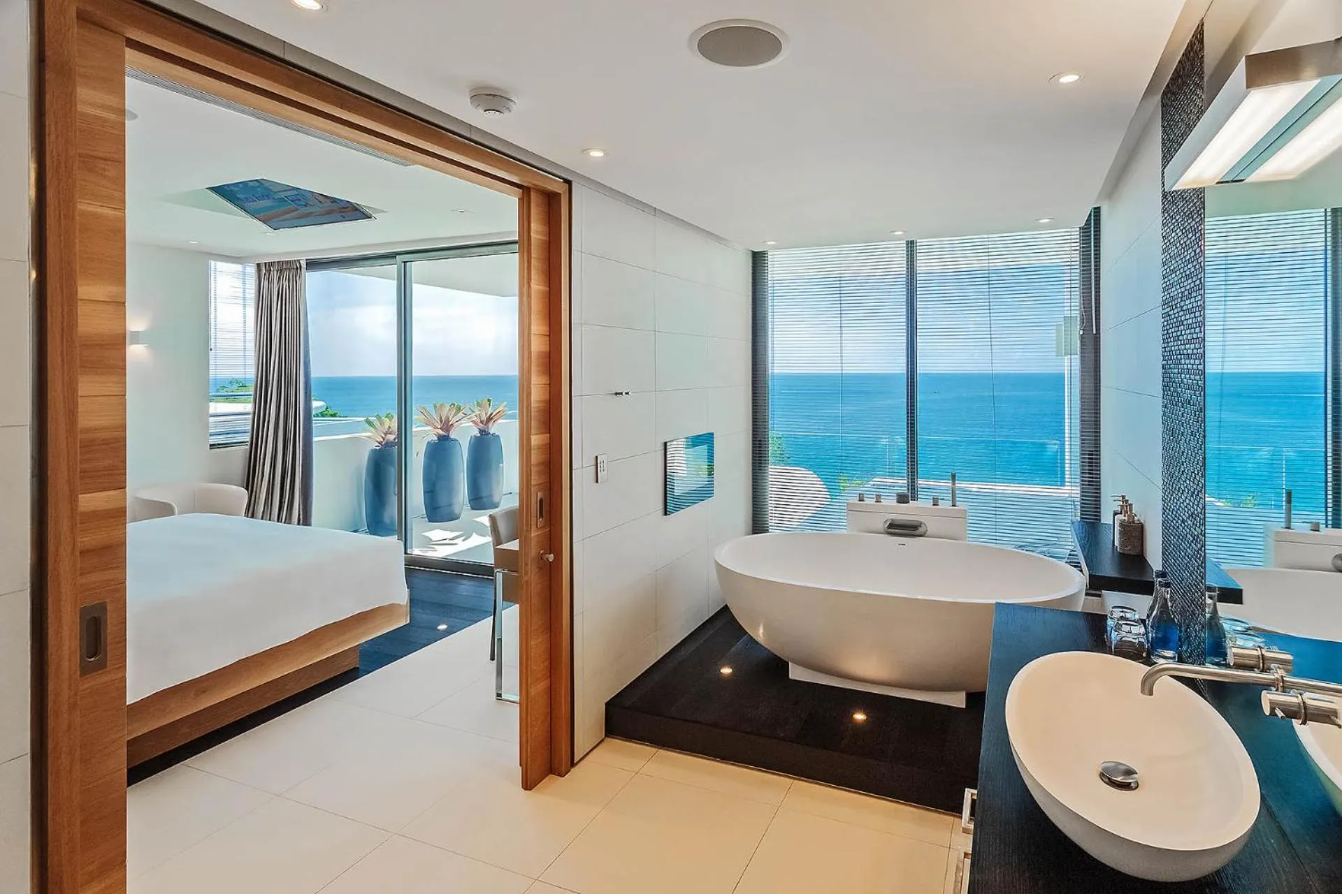 Bathroom, Bed in Kata Rocks