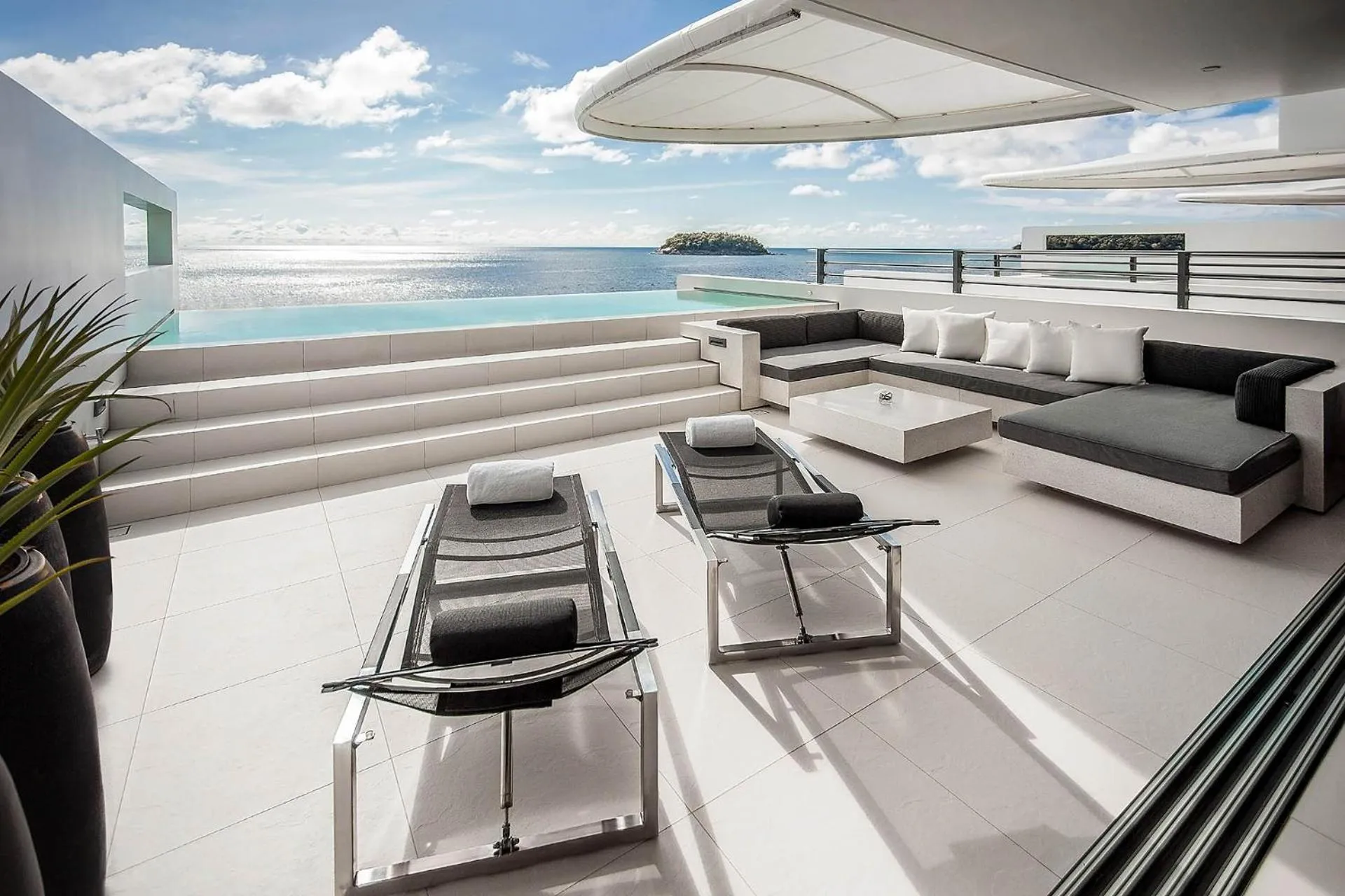 Balcony/Terrace in Kata Rocks