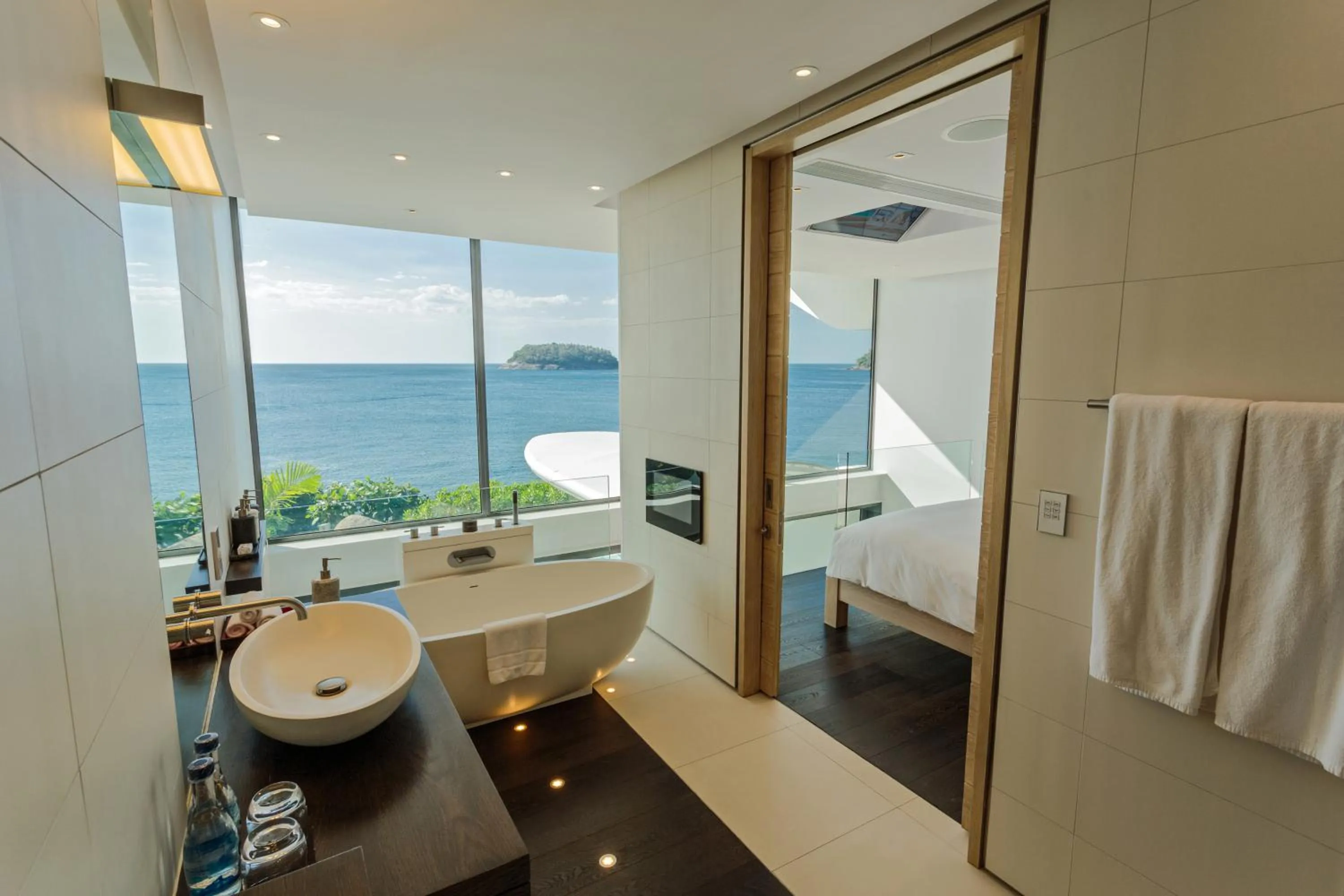 Toilet in Kata Rocks