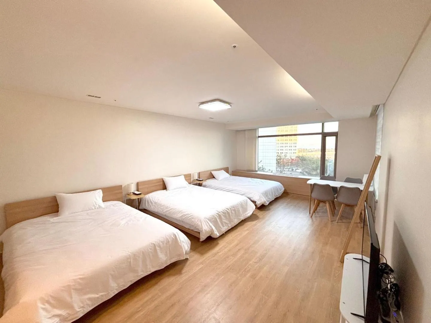 Triple Room with Sea View in Incheon Airport Line Guesthouse