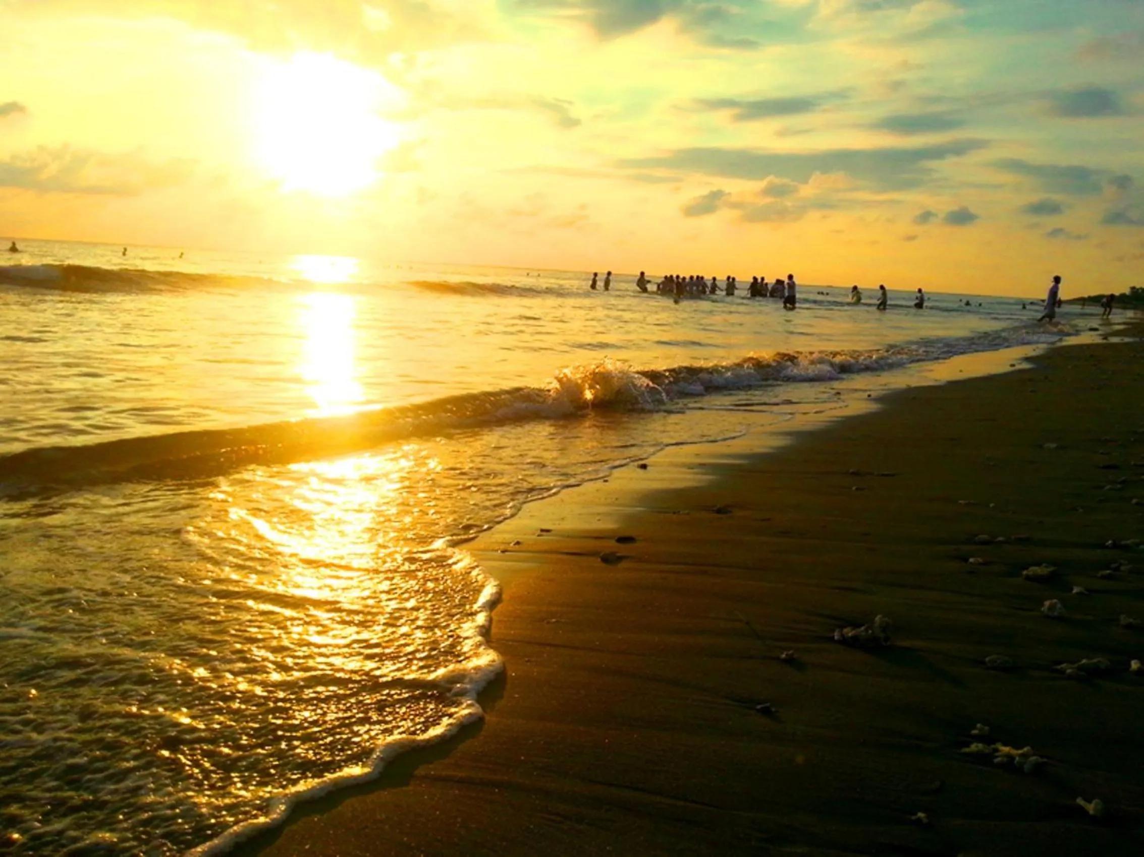 Beach in Bakasyunan Resort and Conference Center - Zambales