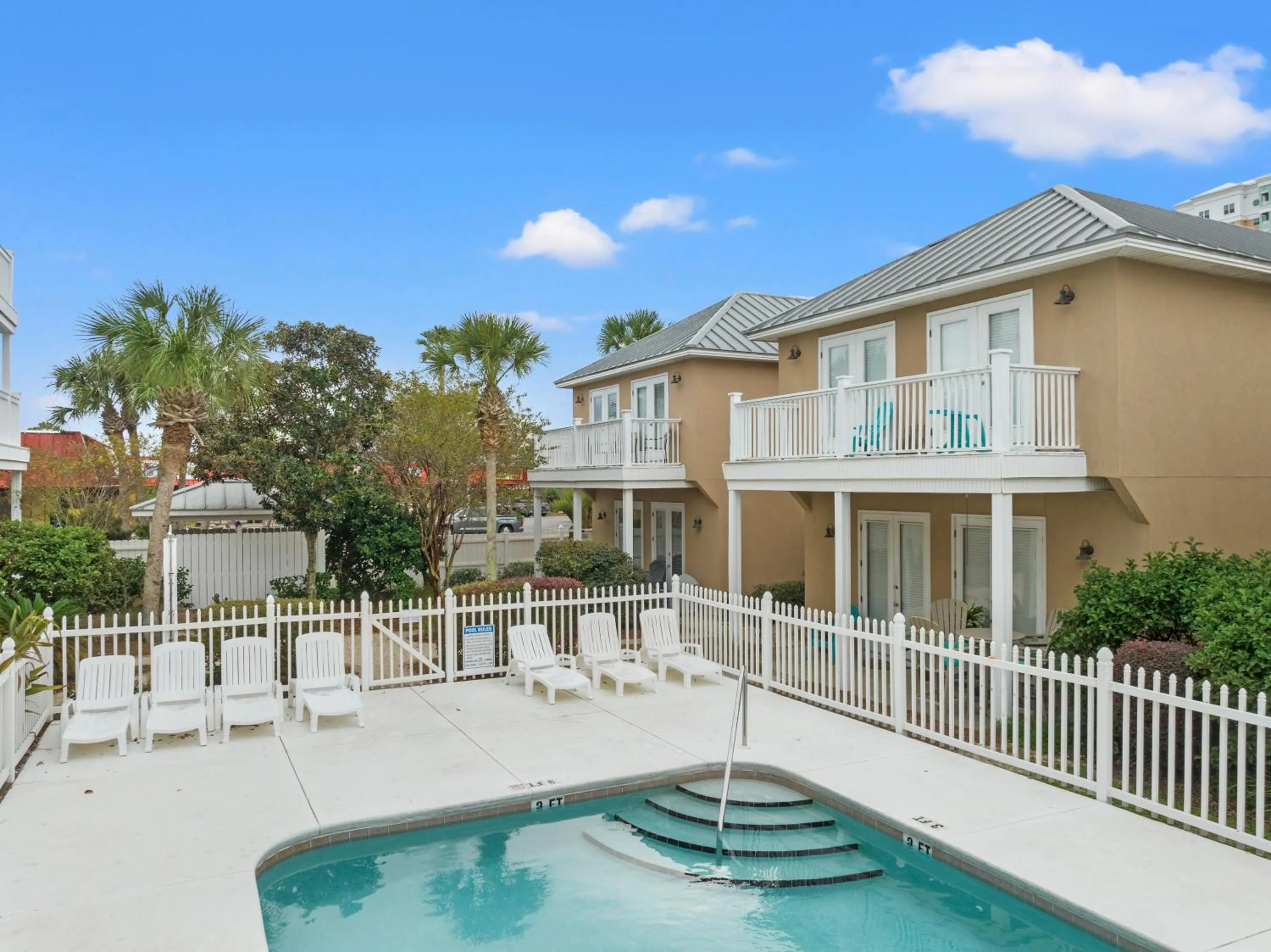 Escape to Sand Dollar Holler: Coastal Retreat, 3 Beds, 25 Baths, Sleeps 10!