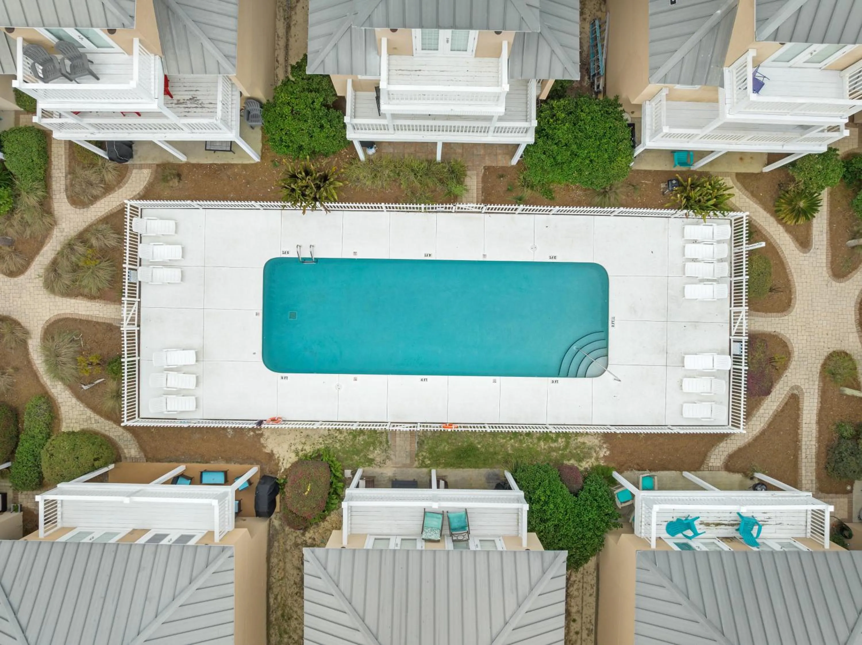 Escape to Sand Dollar Holler: Coastal Retreat, 3 Beds, 25 Baths, Sleeps 10!