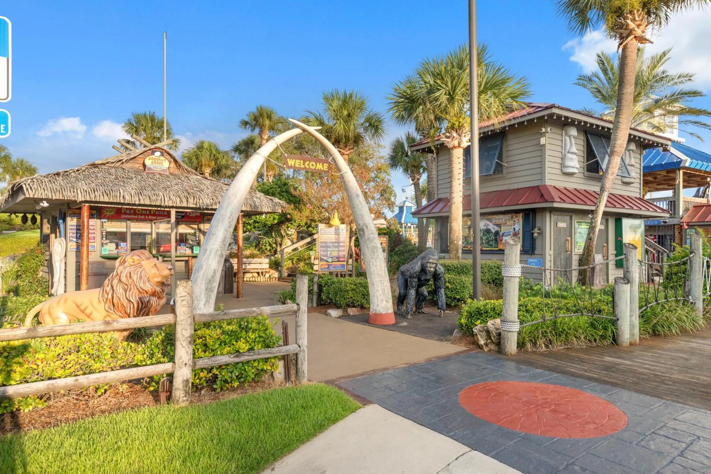 Escape to Sand Dollar Holler: Coastal Retreat, 3 Beds, 25 Baths, Sleeps 10!