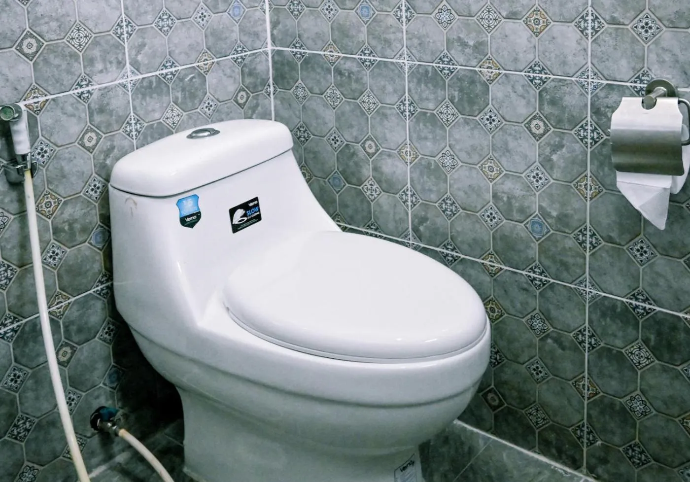 Toilet in Sugar and Spice Inn