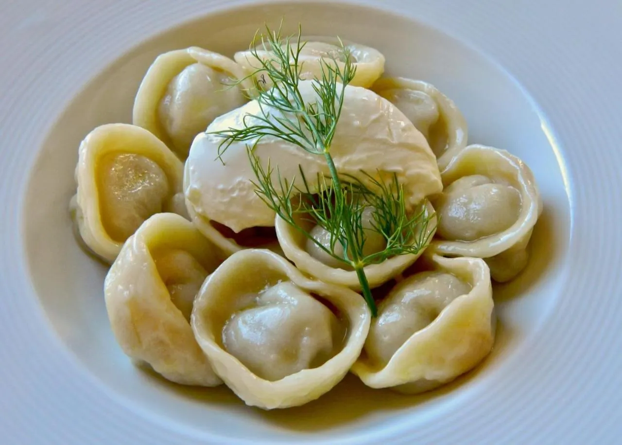 Restaurant/places to eat in Sugar and Spice Inn