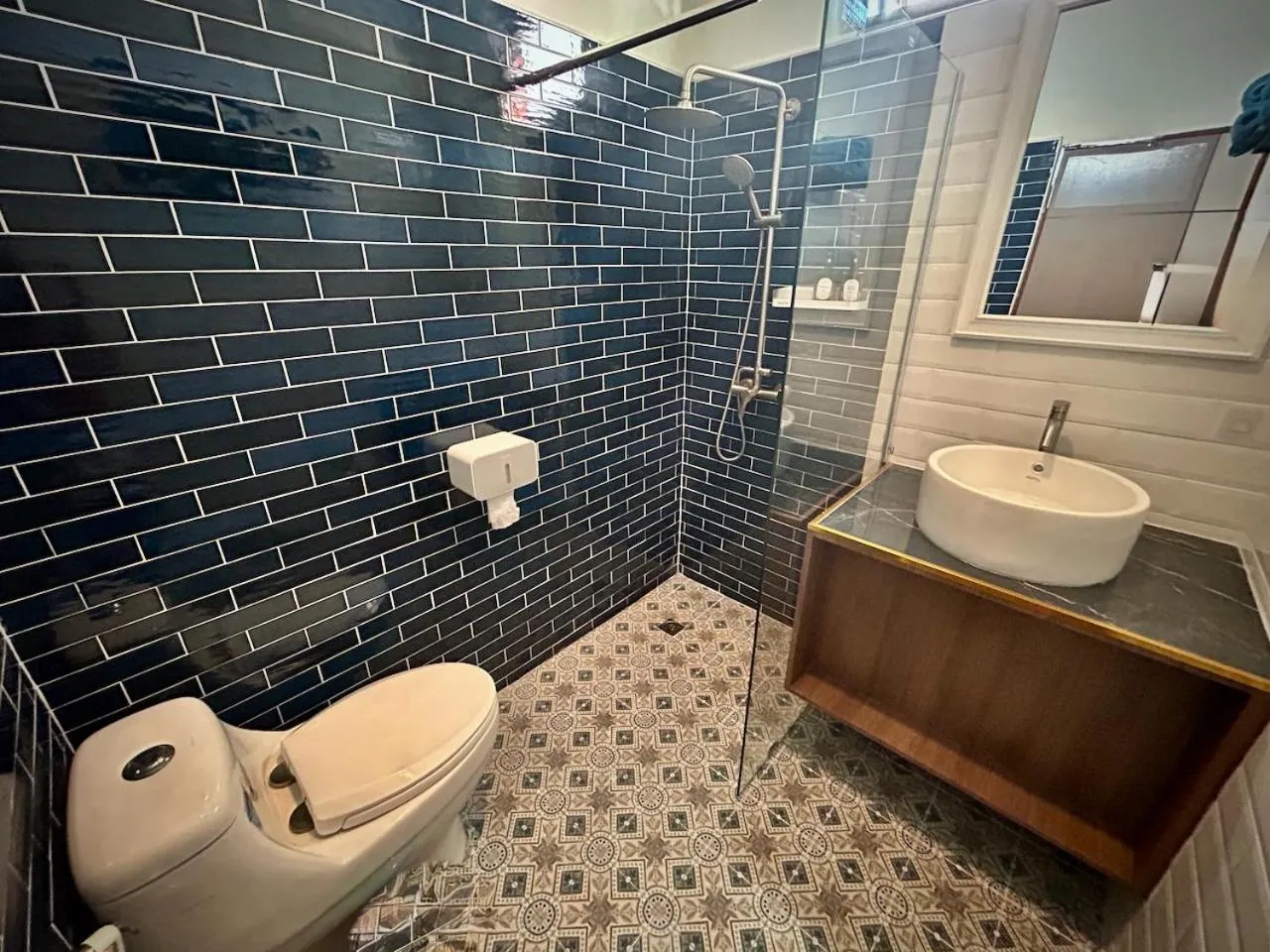 Bathroom in Sugar and Spice Inn