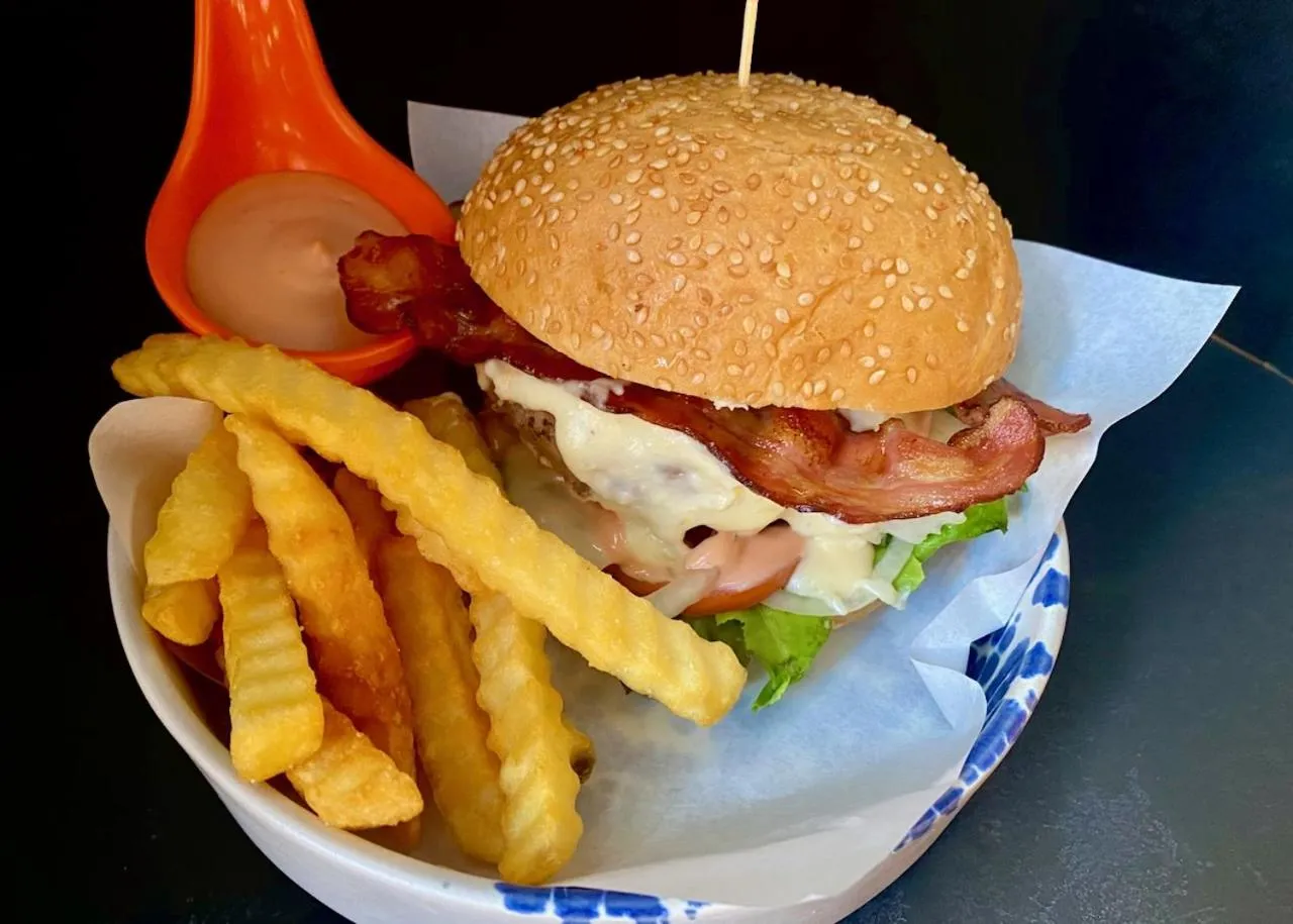 Restaurant/places to eat in Sugar and Spice Inn