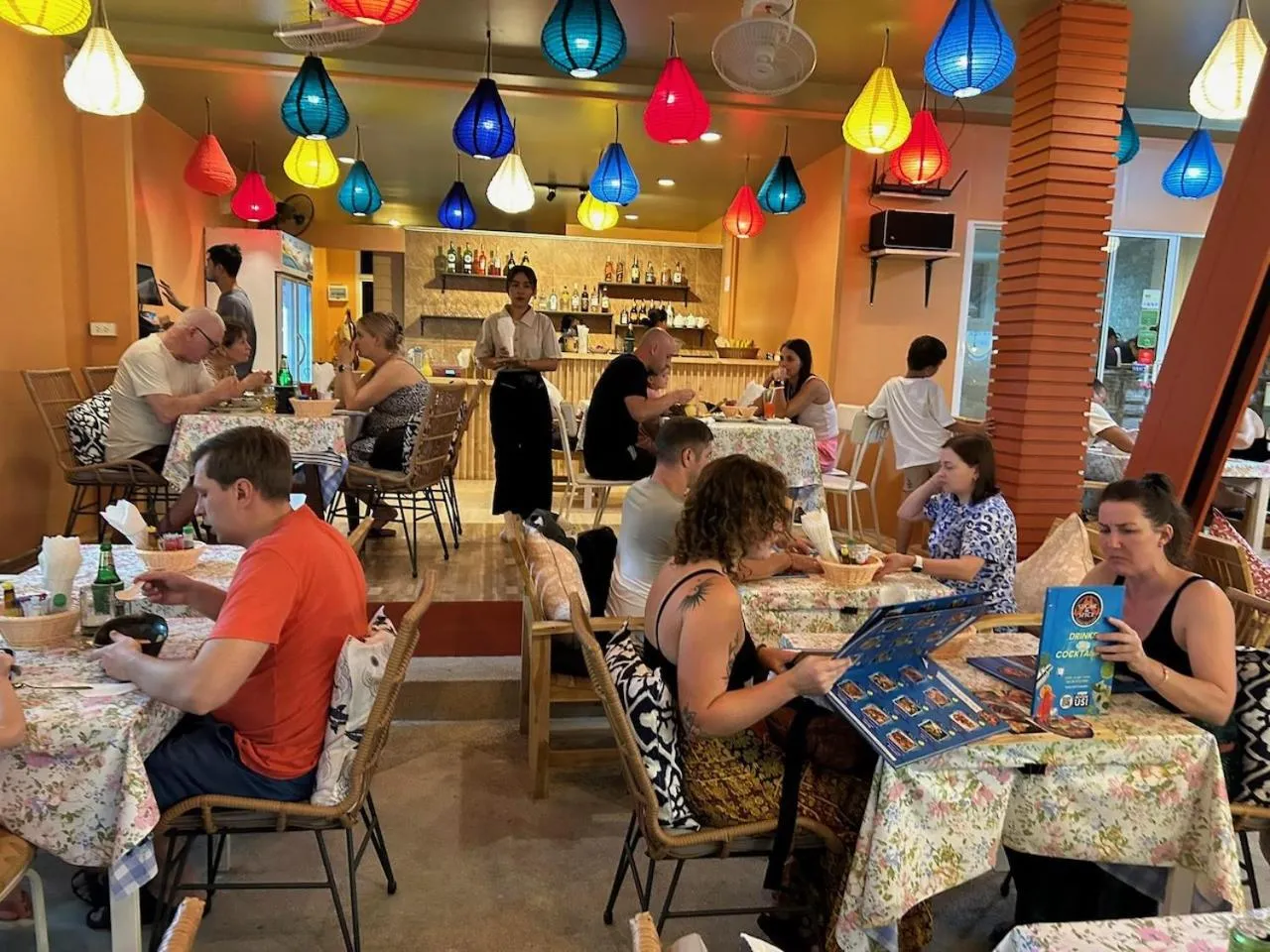 Restaurant/places to eat in Sugar and Spice Inn