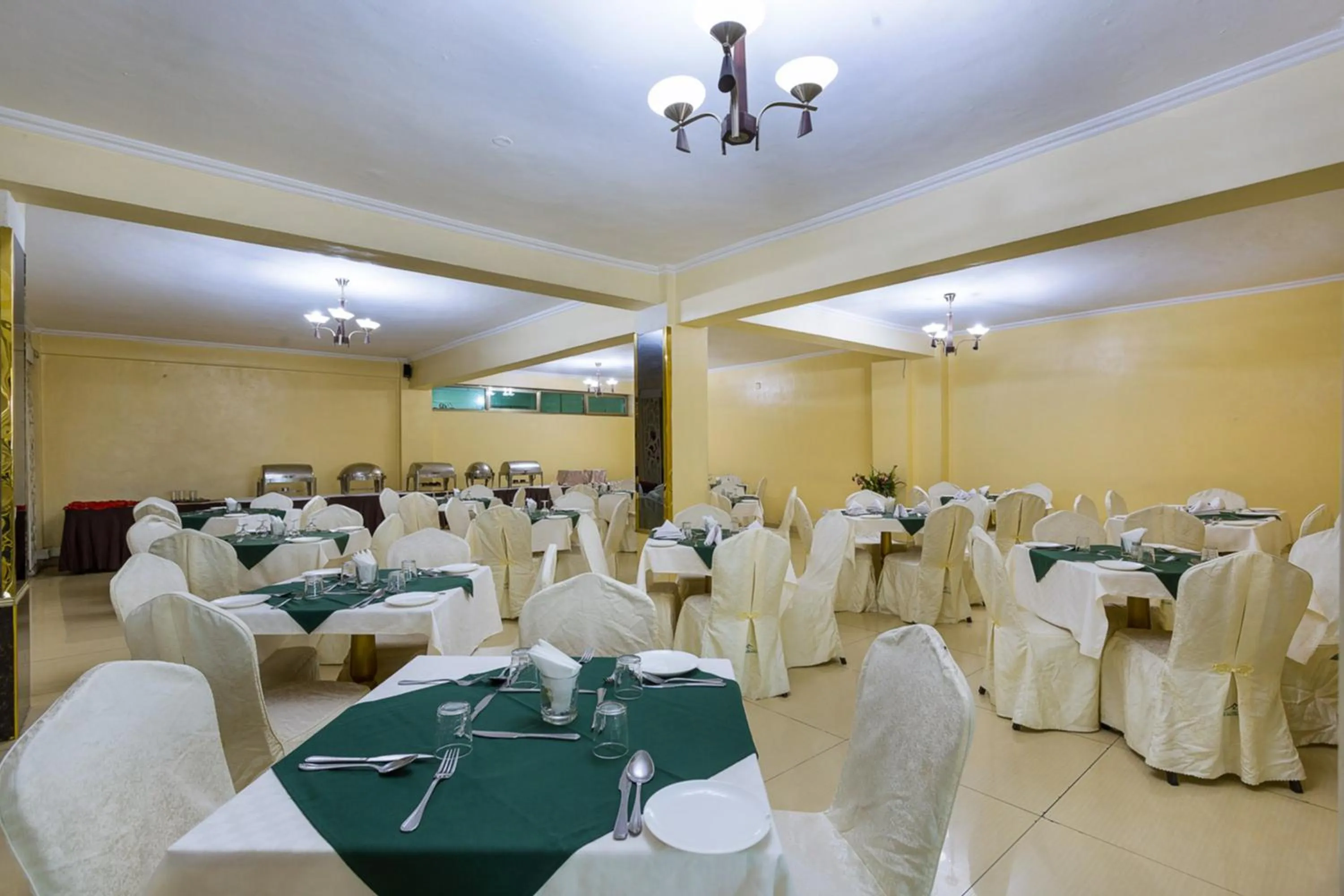 Restaurant/places to eat in Legacy Hotel and Conference Centre ltd