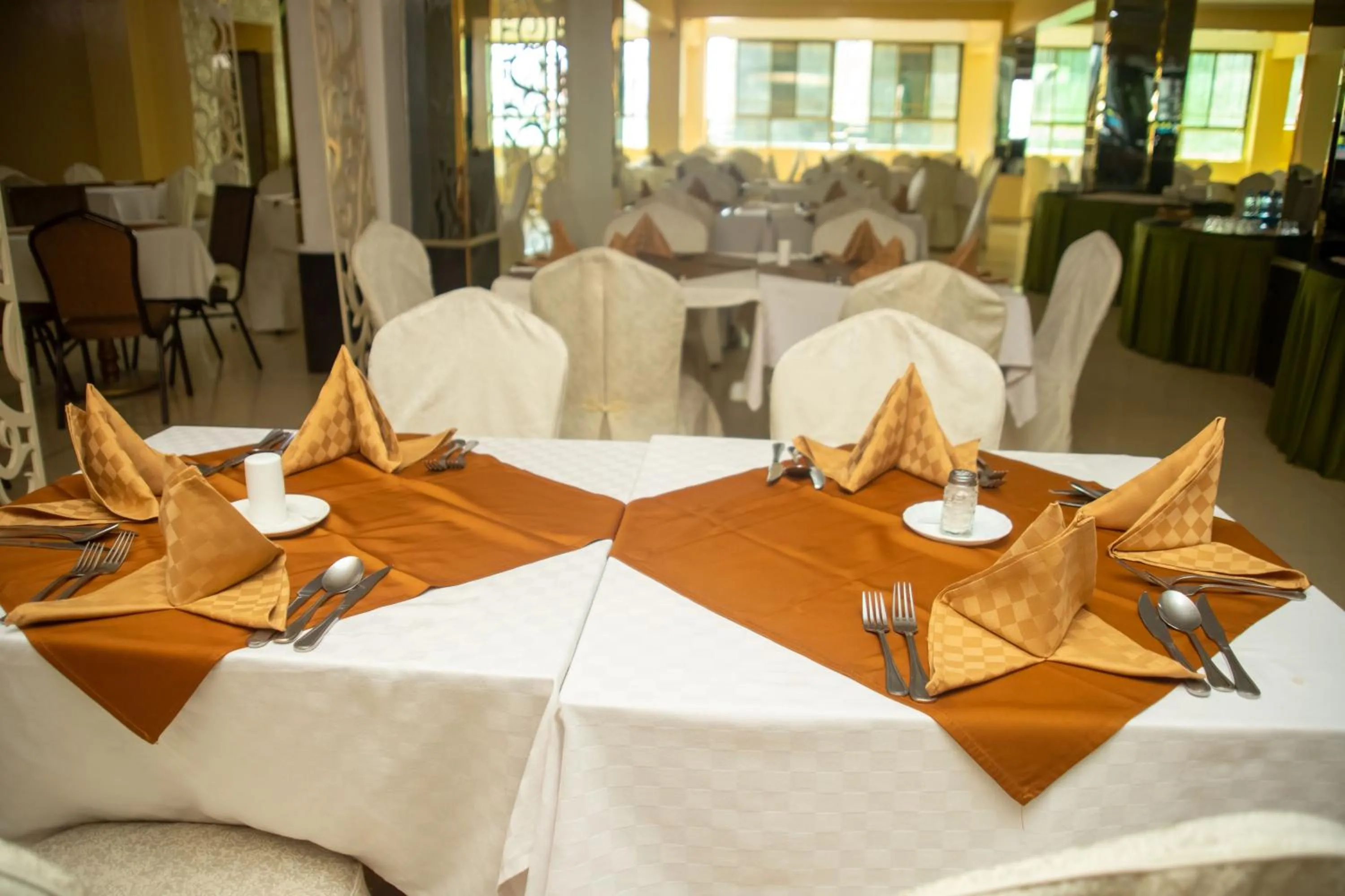 Restaurant/places to eat in Legacy Hotel and Conference Centre ltd