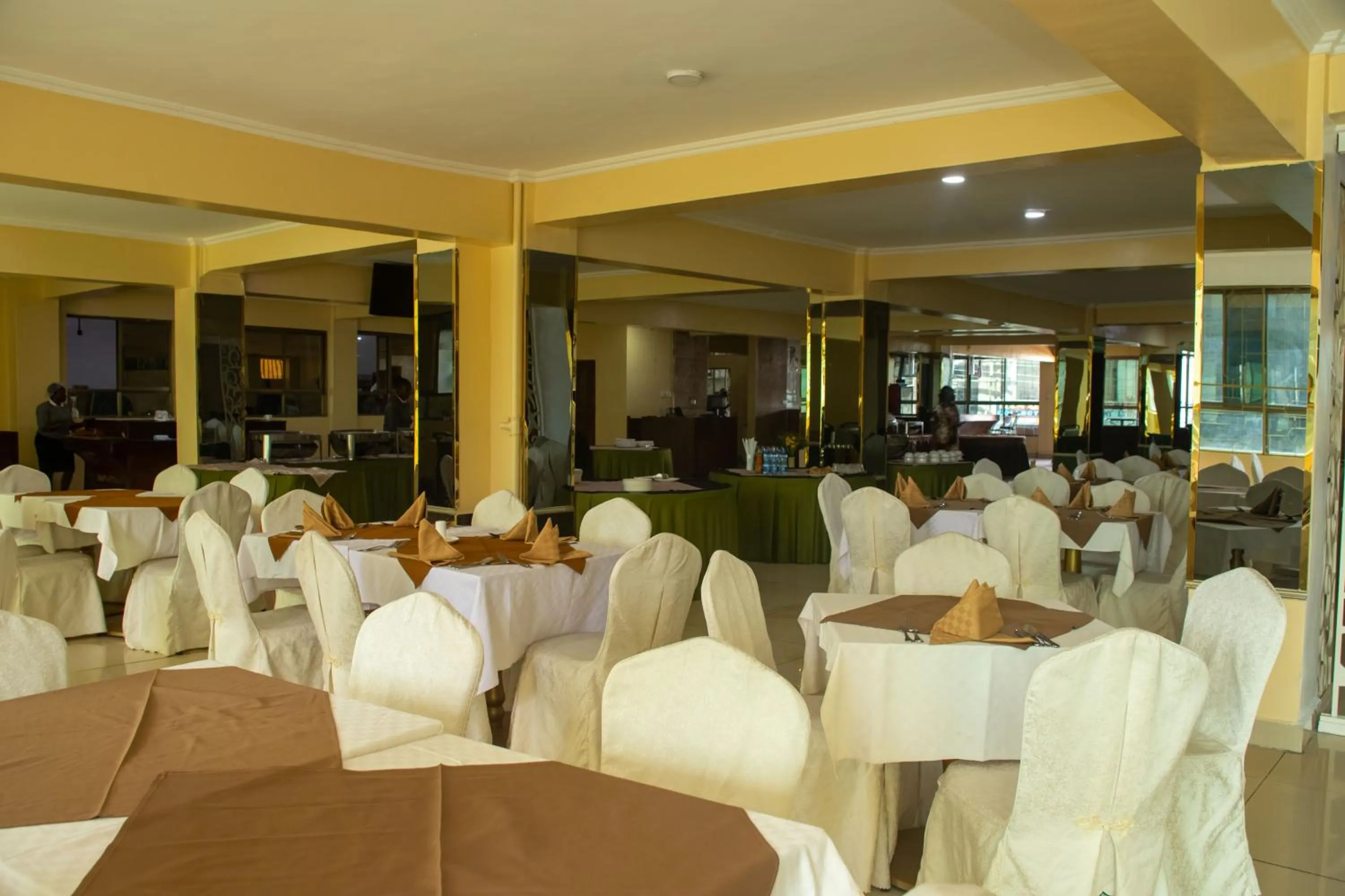 Restaurant/places to eat in Legacy Hotel and Conference Centre ltd