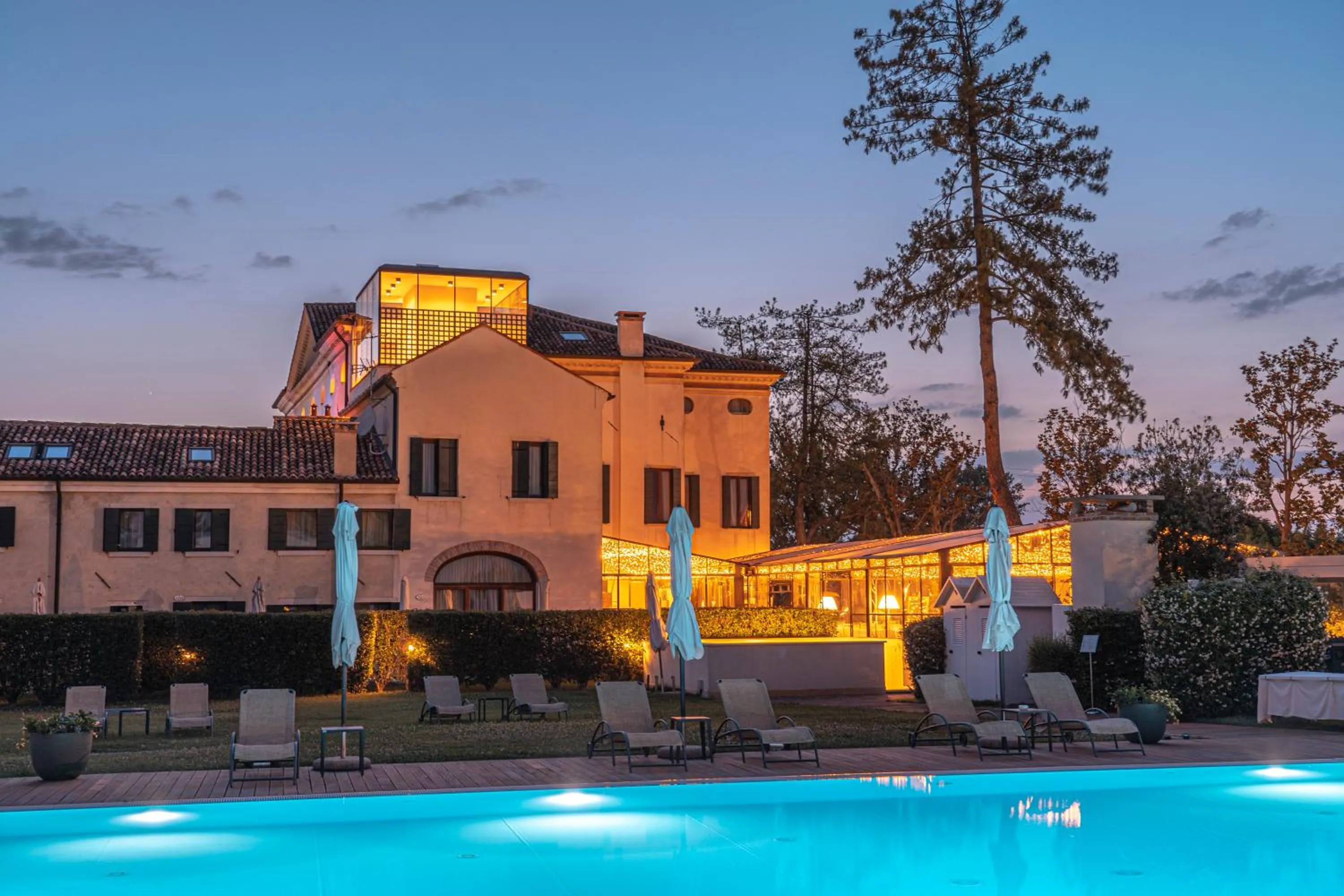 Swimming pool in Hotel Villa Barbarich