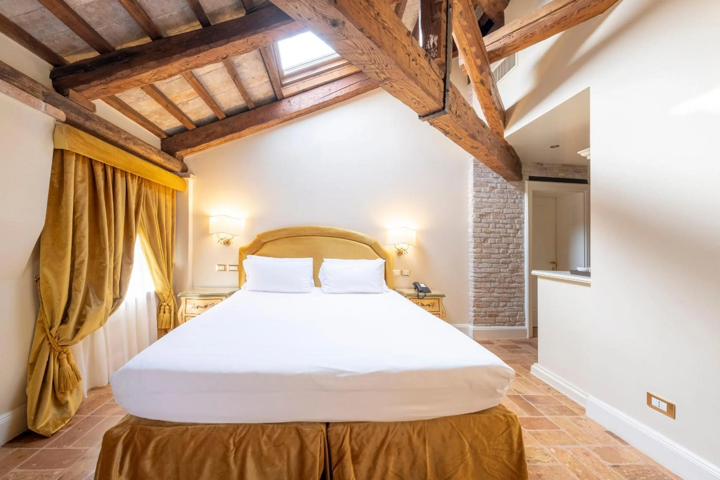 Bed in Hotel Villa Barbarich