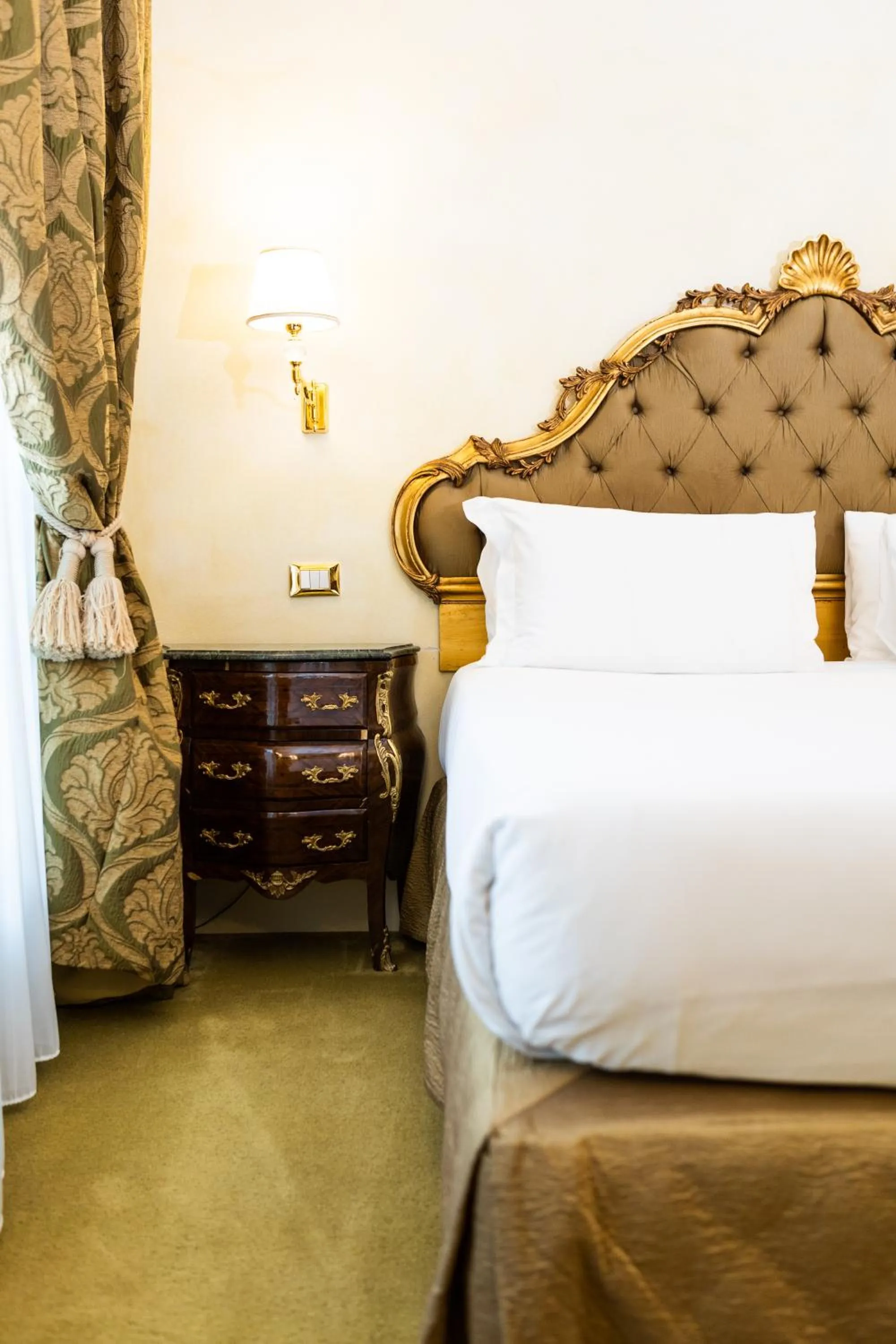 Bed in Hotel Villa Barbarich