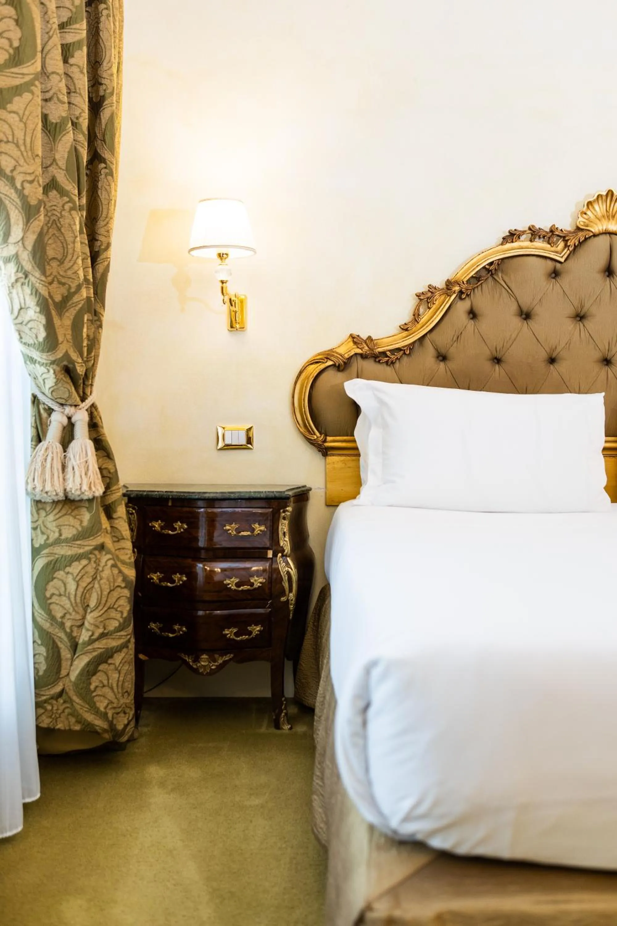 Bed in Hotel Villa Barbarich