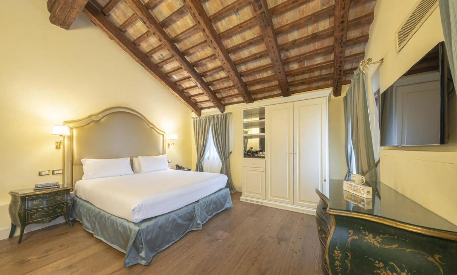 Bed in Hotel Villa Barbarich