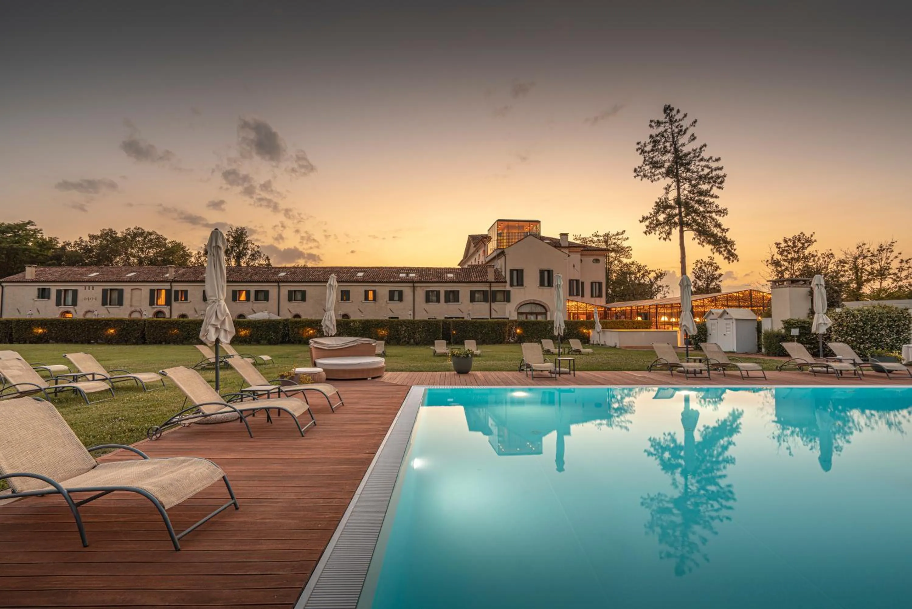 Swimming pool in Hotel Villa Barbarich