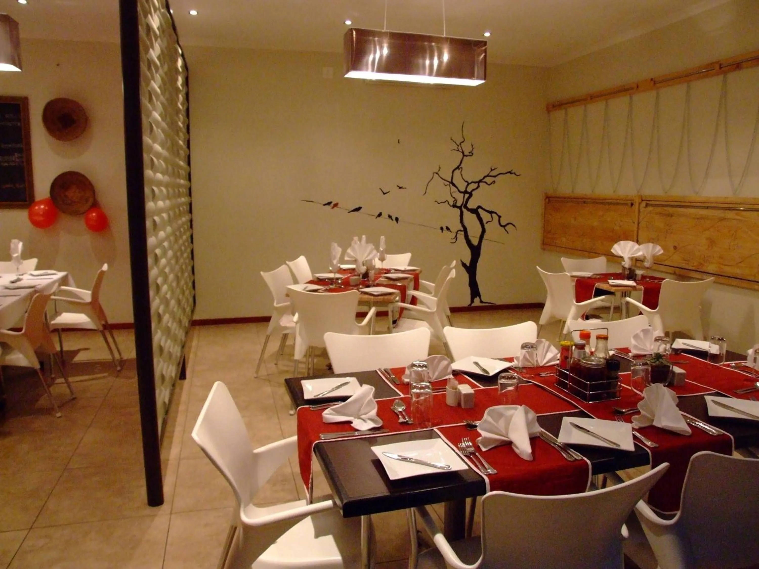 Restaurant/places to eat in Cu Guest House