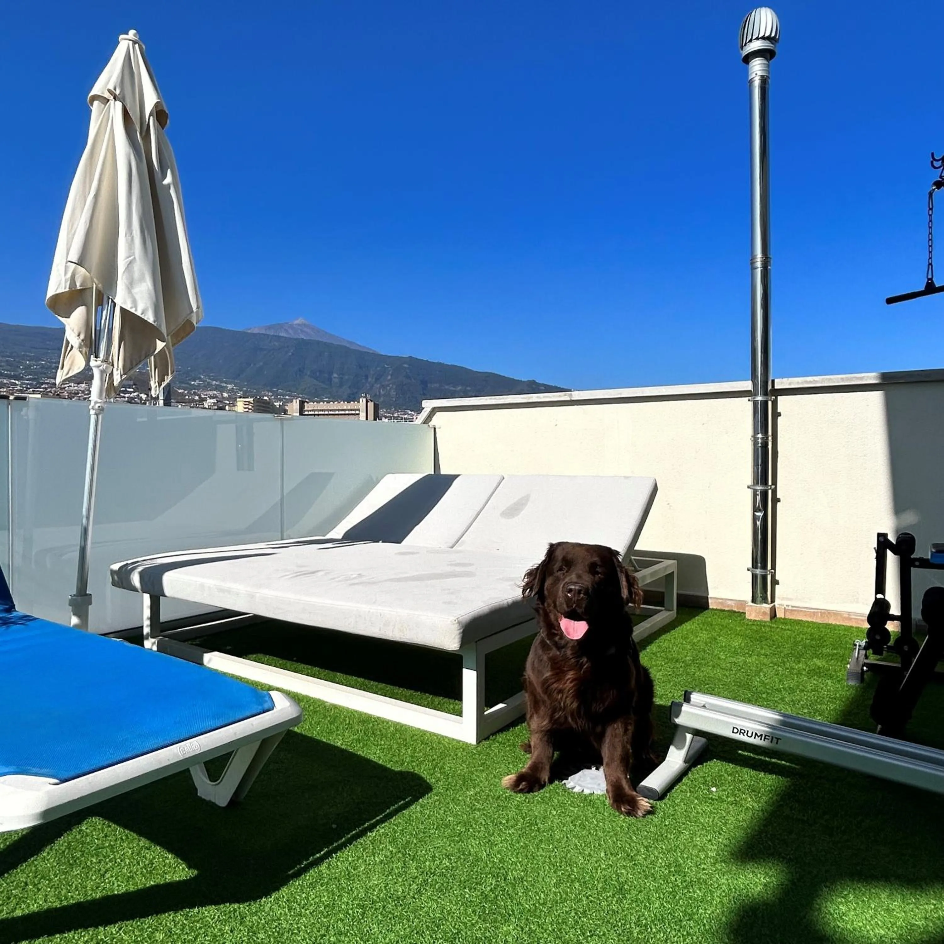 Shower in Puerto Azul