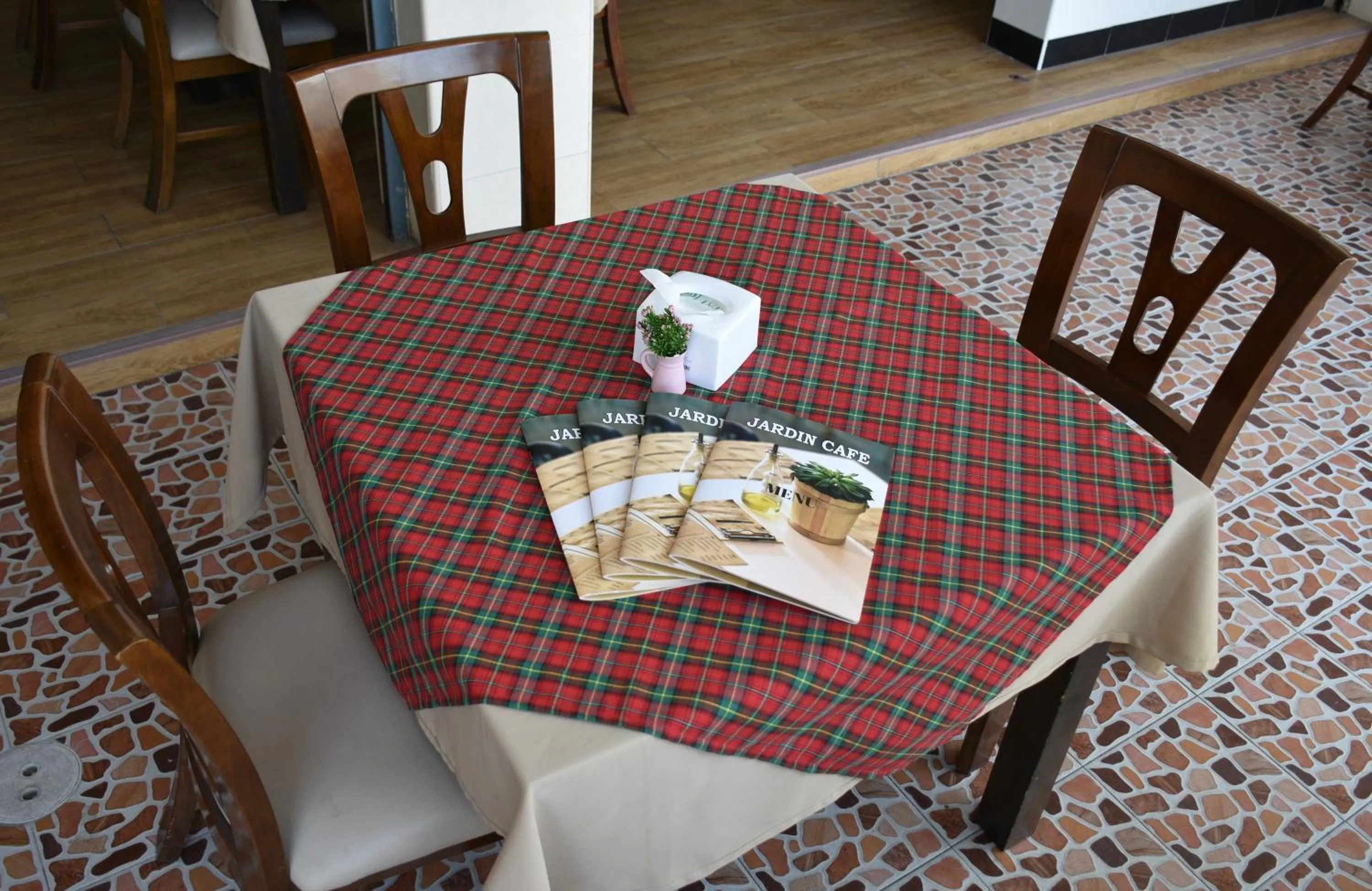 Restaurant/places to eat in Jardin