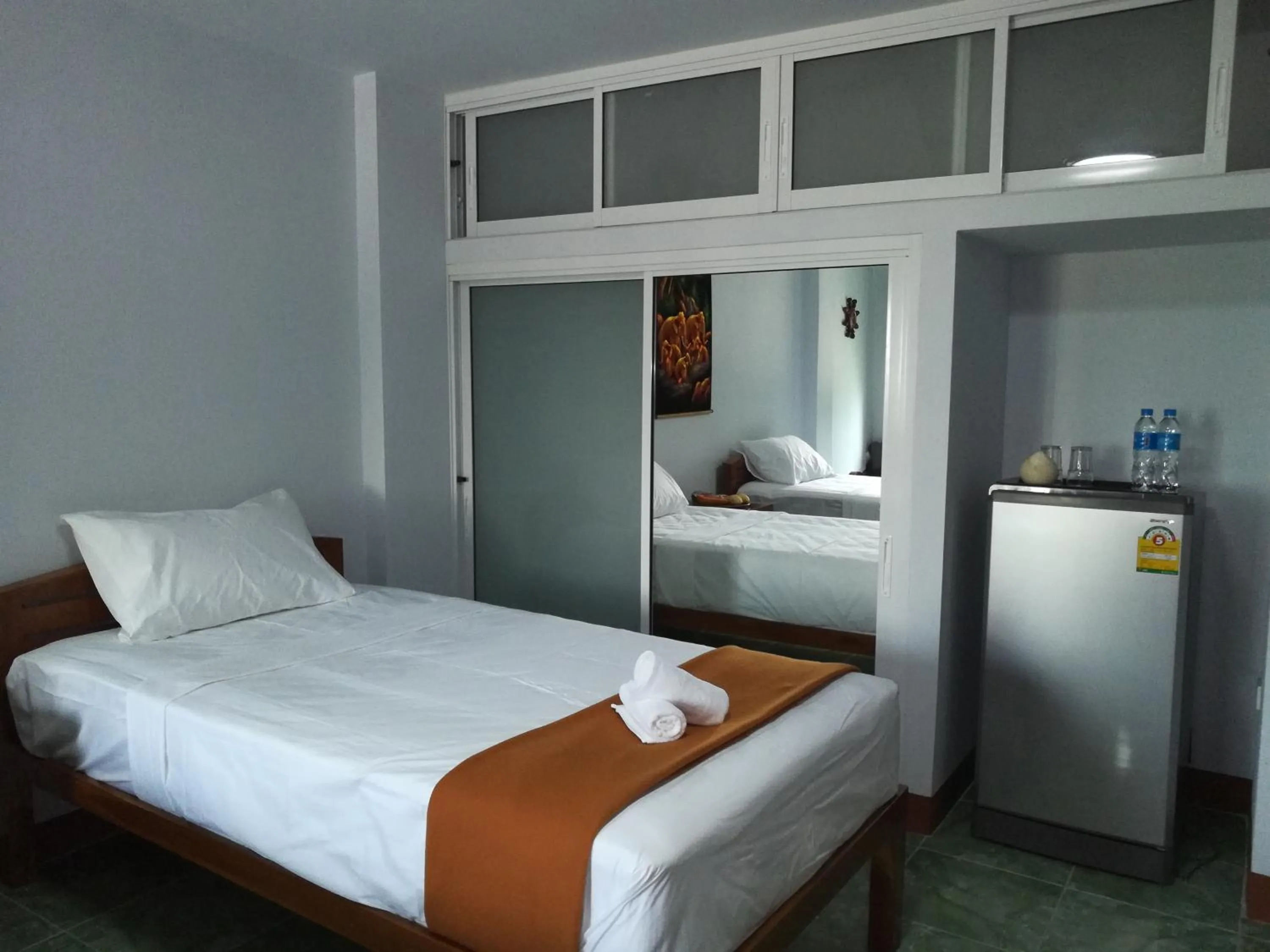 Photo of the whole room, Bed in Jardin