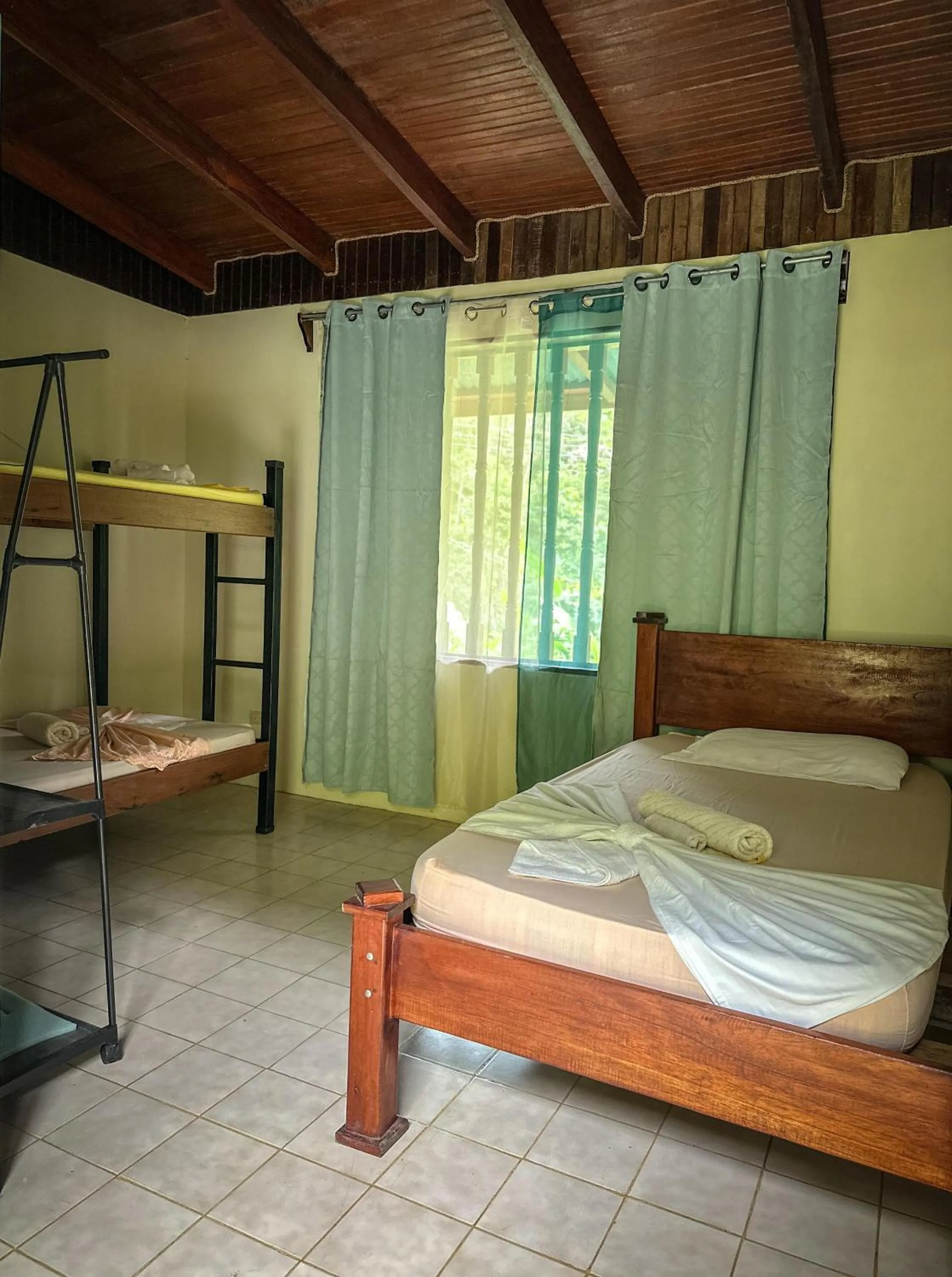 Photo of the whole room, Bed in Ventanas en Corcovado