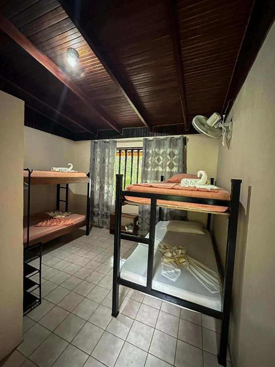 Photo of the whole room, Bed in Ventanas en Corcovado