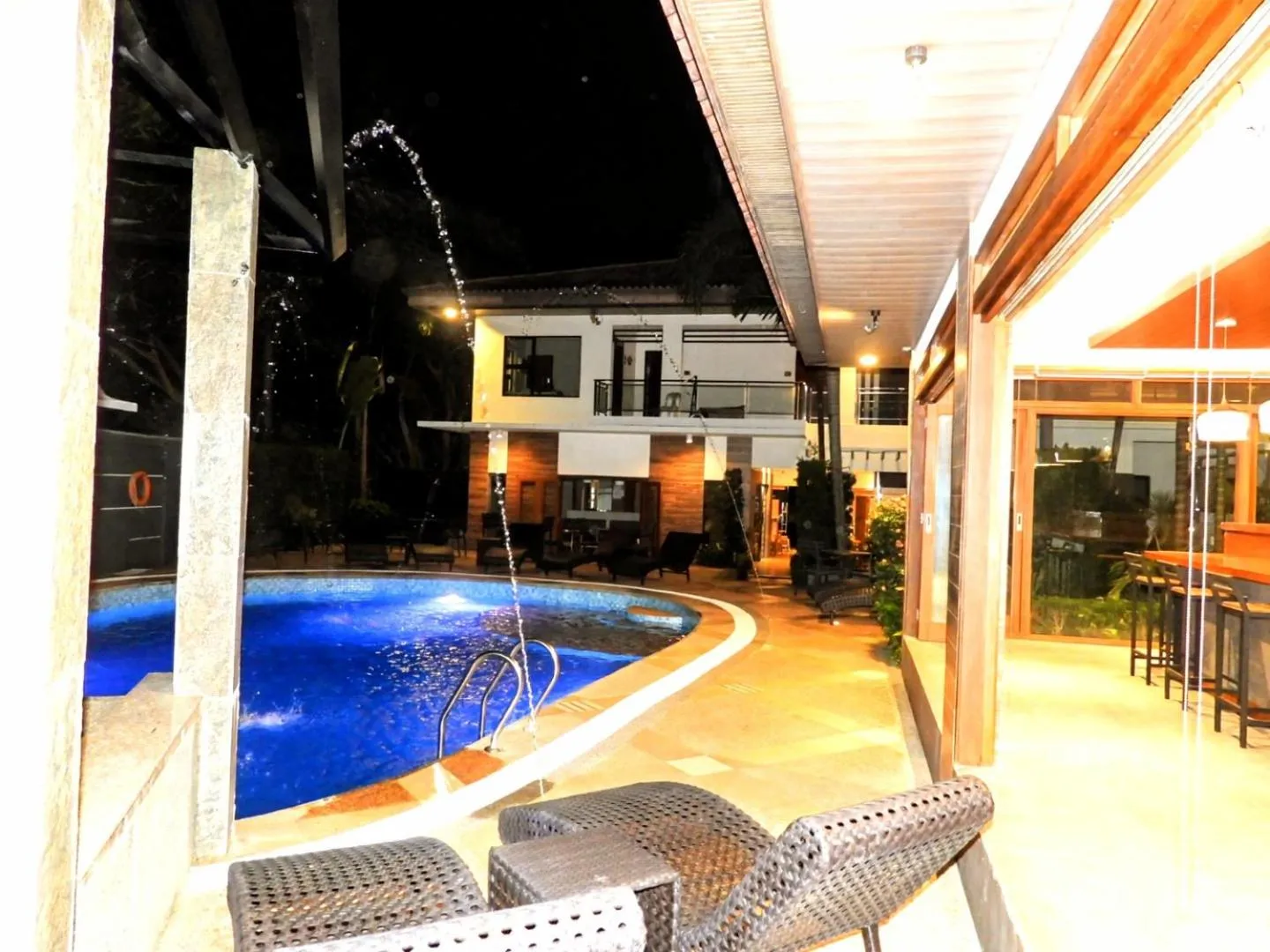 Lounge or bar in Pearl Vista de Coron Resort Hotel